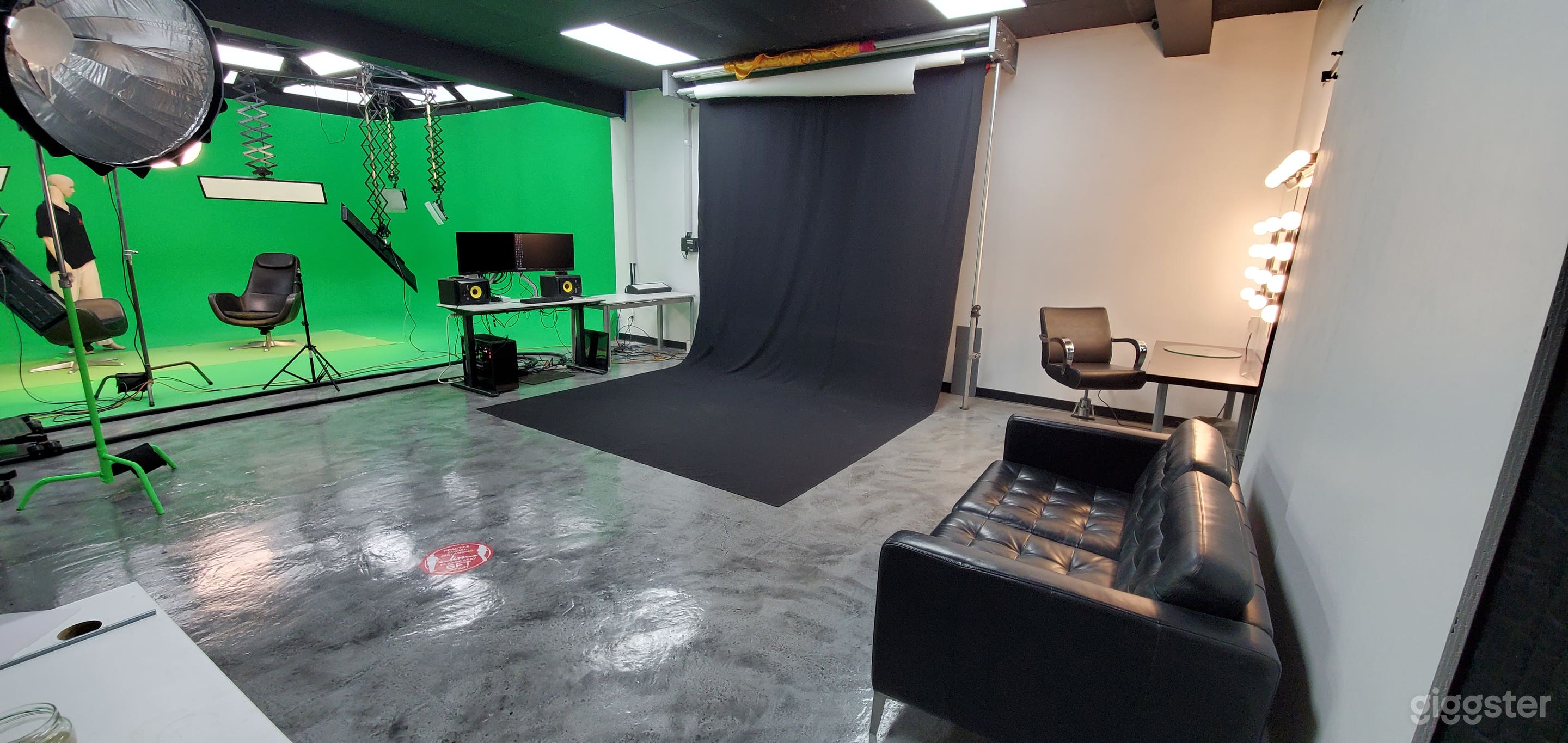 Podcast/Green screen/Kitchen Photo 1