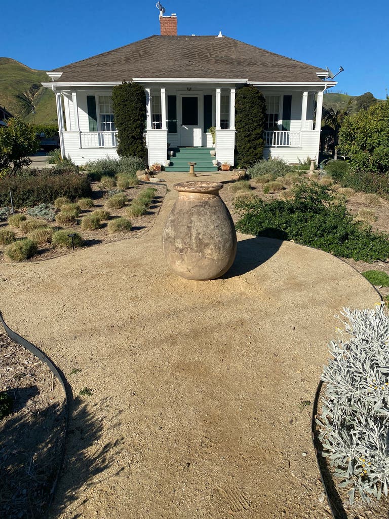  Native habitat garden and guest house 
