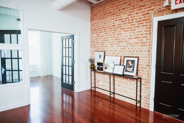  Creative Brick Studio with Patio(Buyout) 