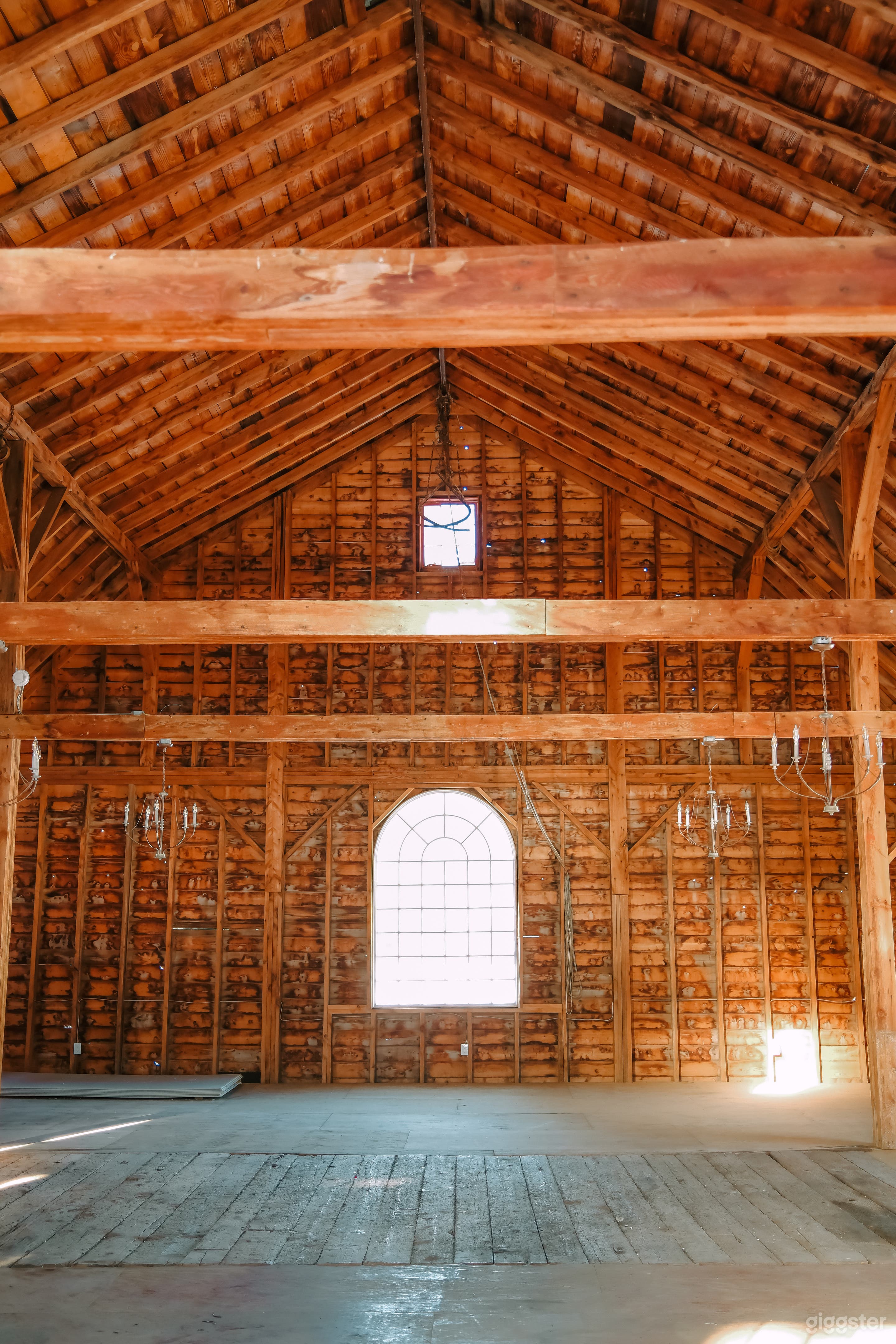 Rustic House/ Inn and Barn - A Catskill Escape Photo 2