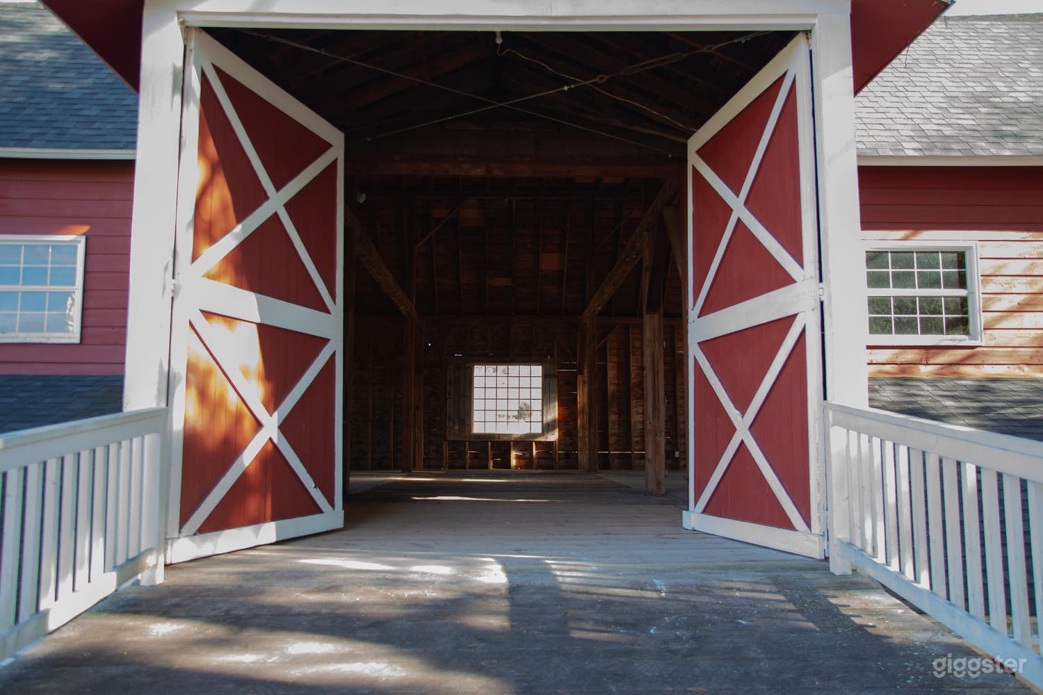 Rustic House/ Inn and Barn - A Catskill Escape Photo 3