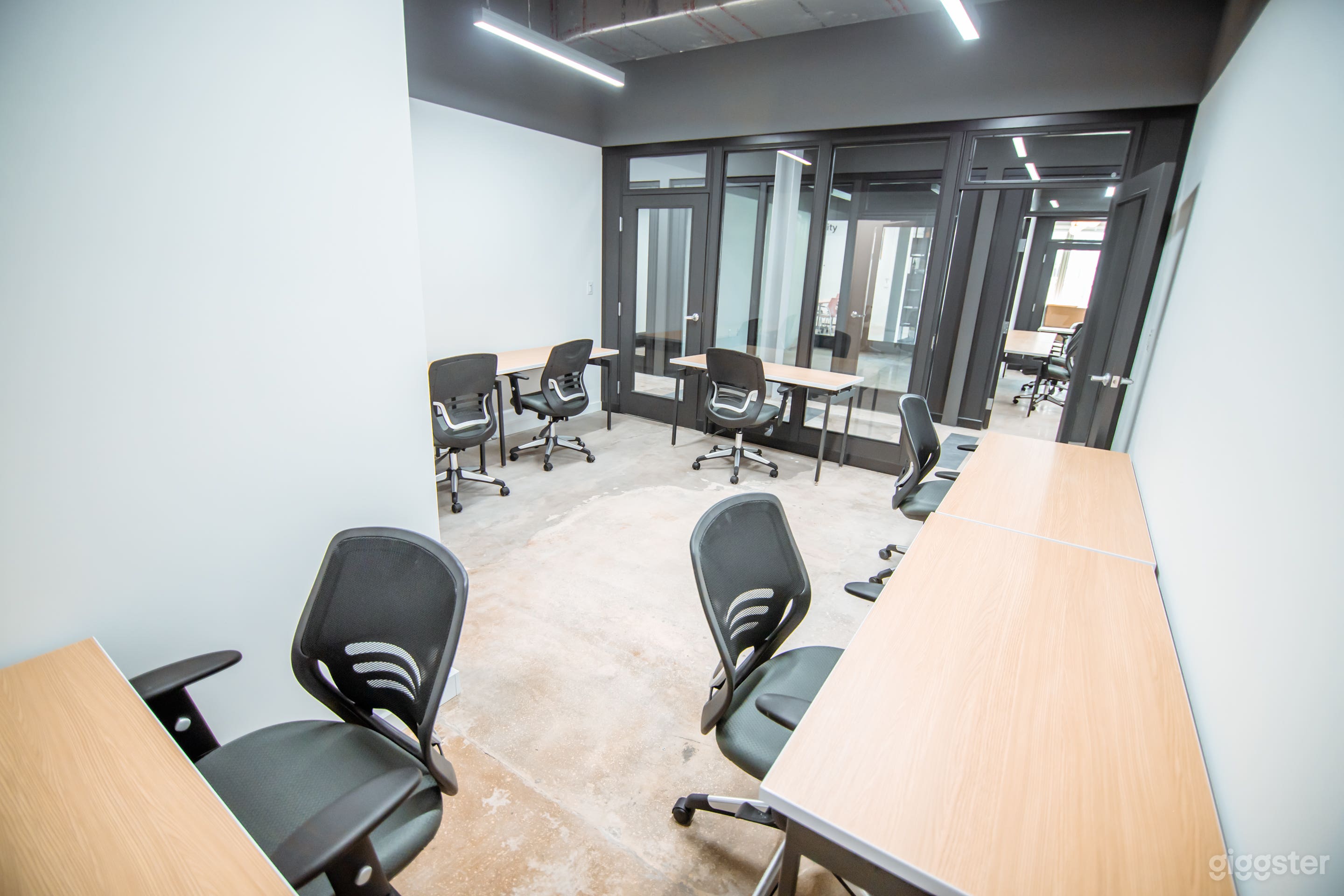 Private Office #14 for 6-7 people Photo 1