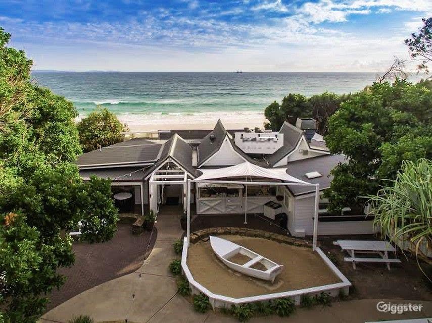 Beach Front Restaurant  Photo 1