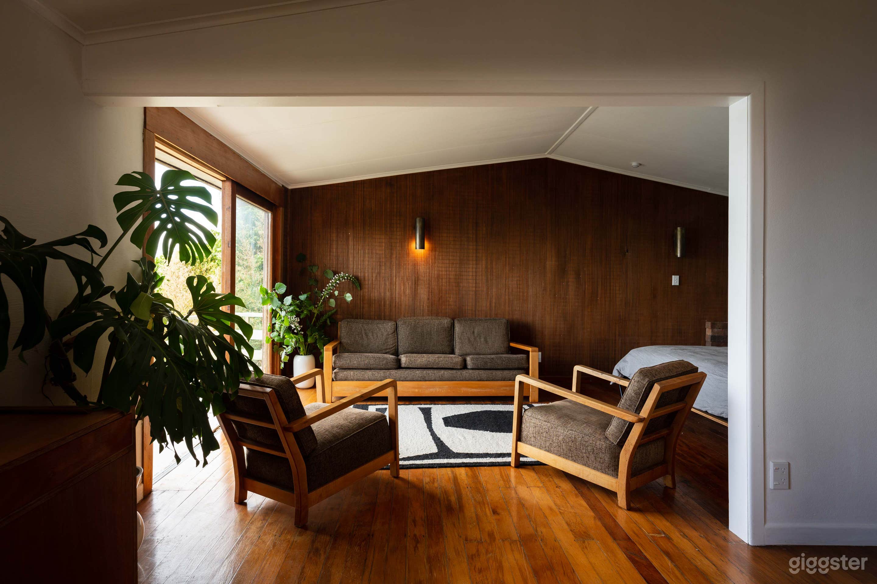 Mid Century Modernist studio/office Photo 4