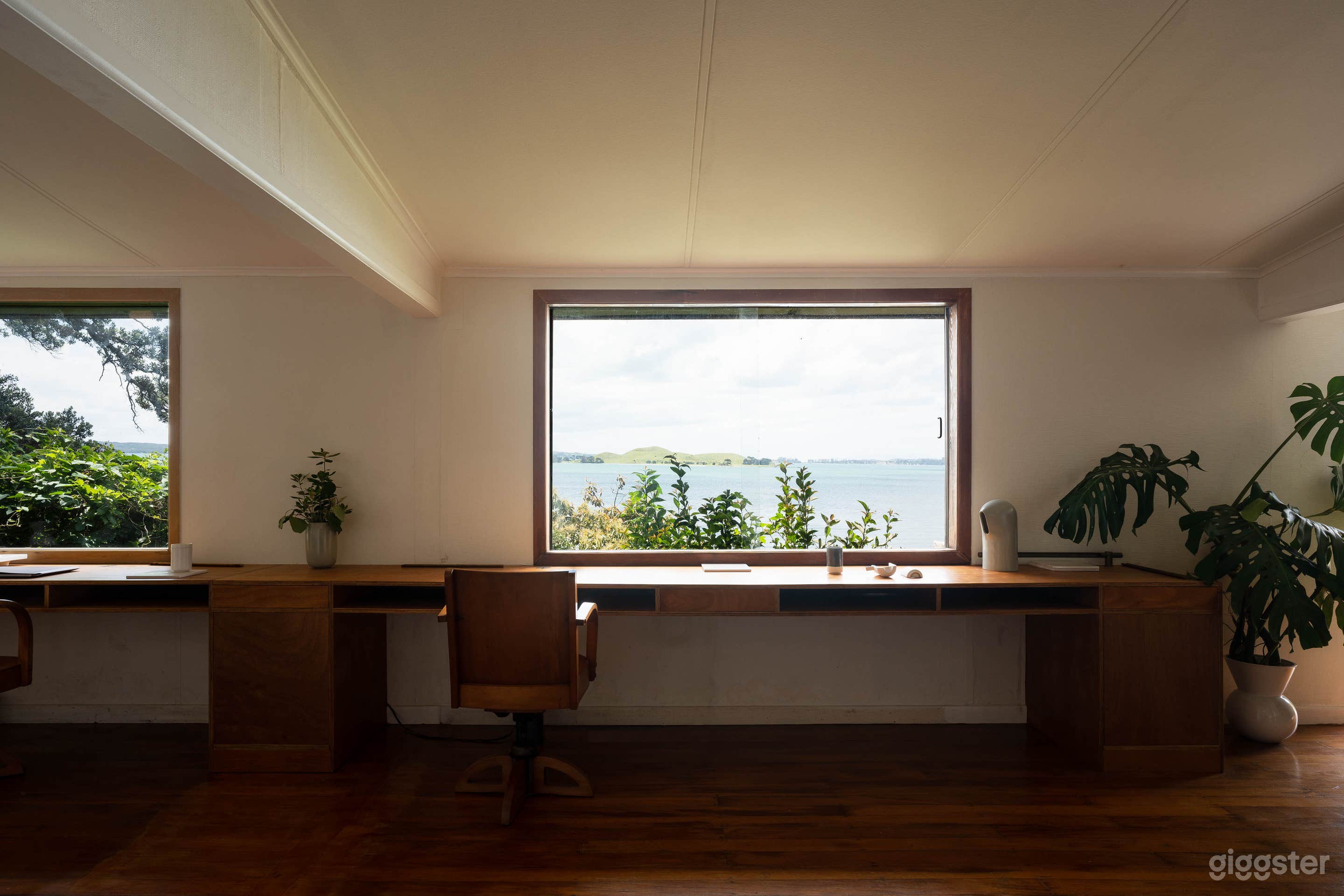 Mid Century Modernist studio/office Photo 3