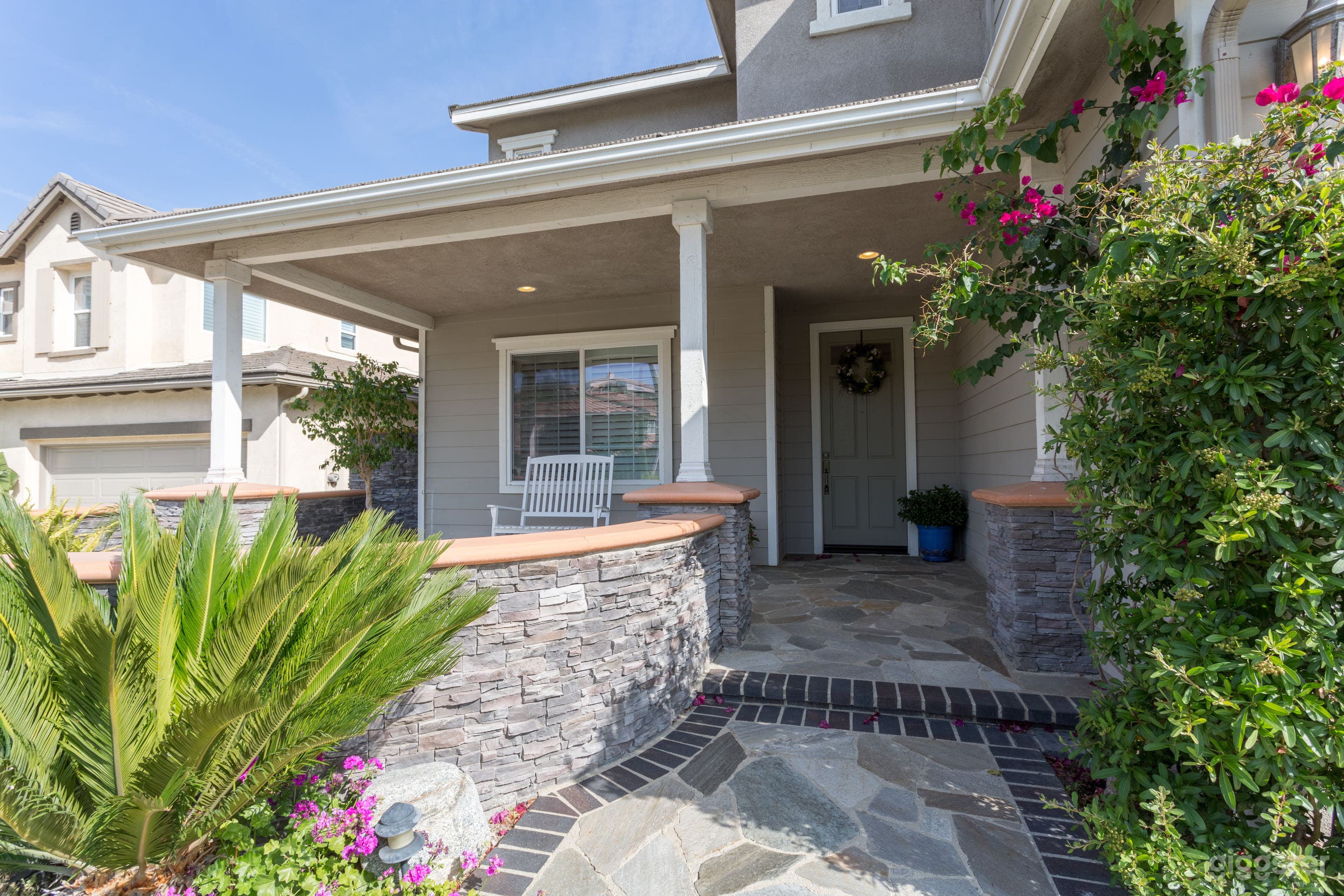 Classic Contemporary American Home Photo 4