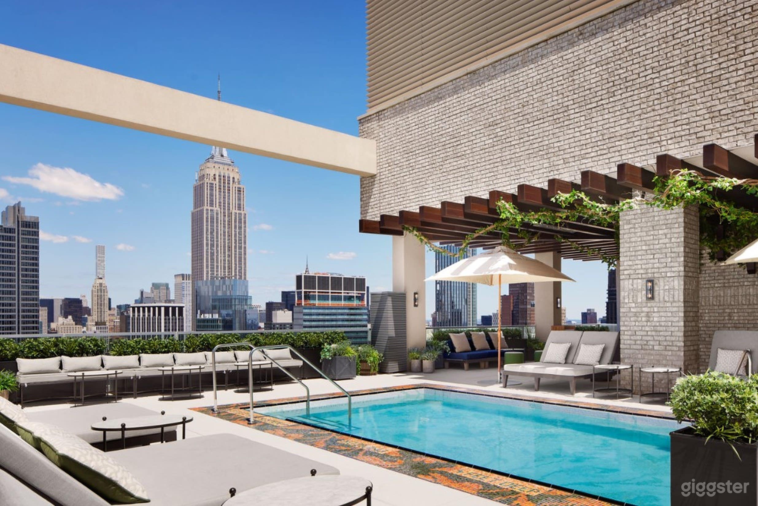 Rooftop Pool Marvel Photo 3