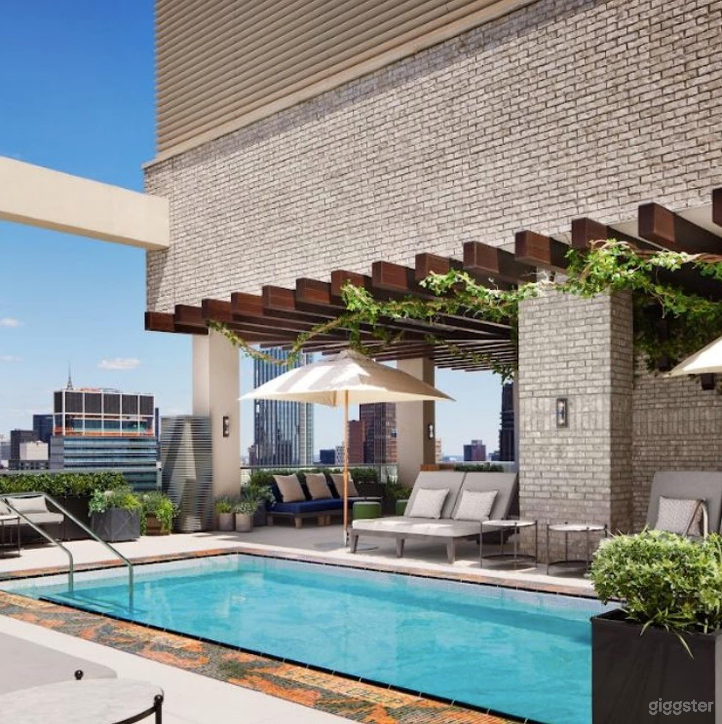 Rooftop Pool Marvel Photo 2