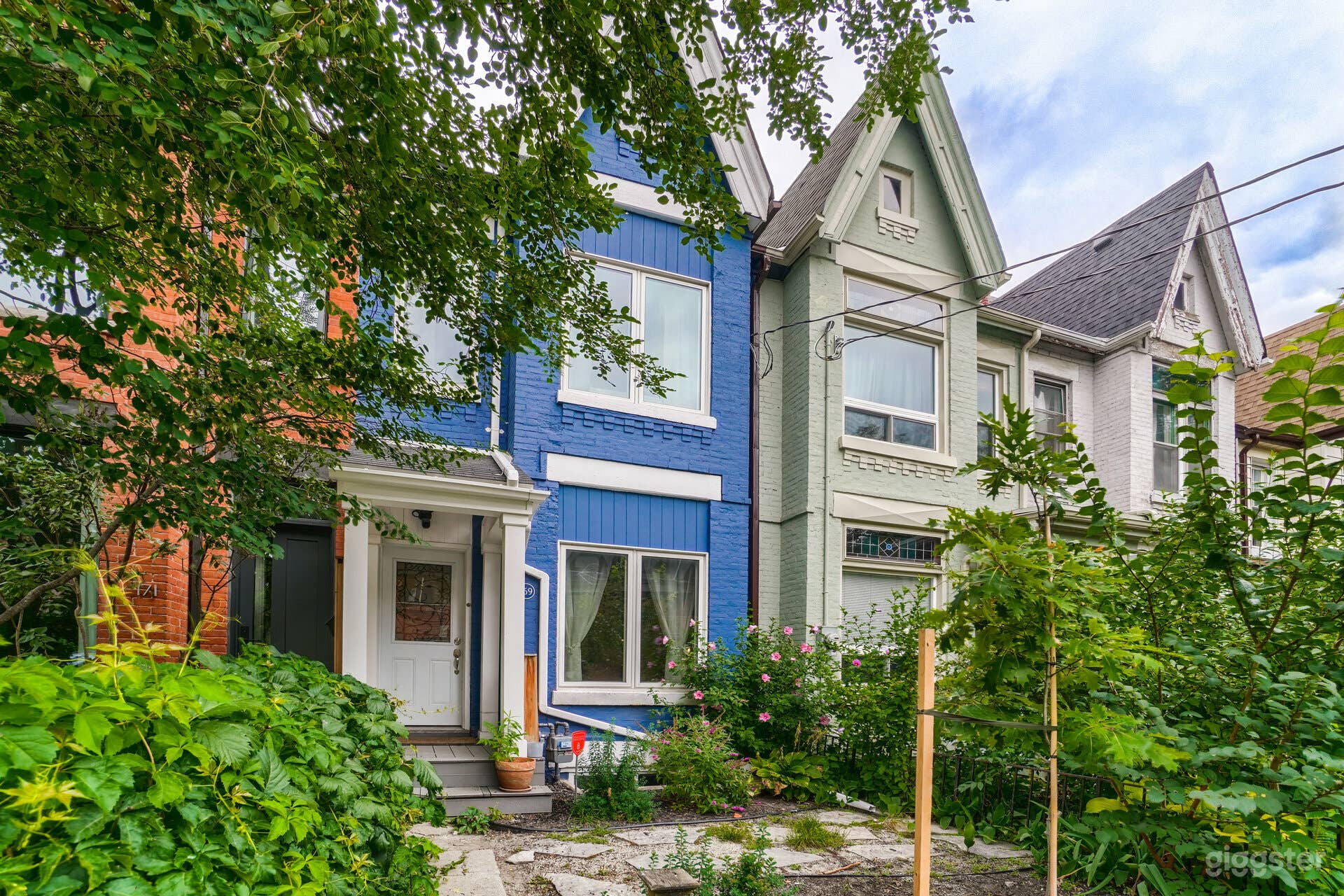 Cozy Victorian House - Dundas West Photo 4