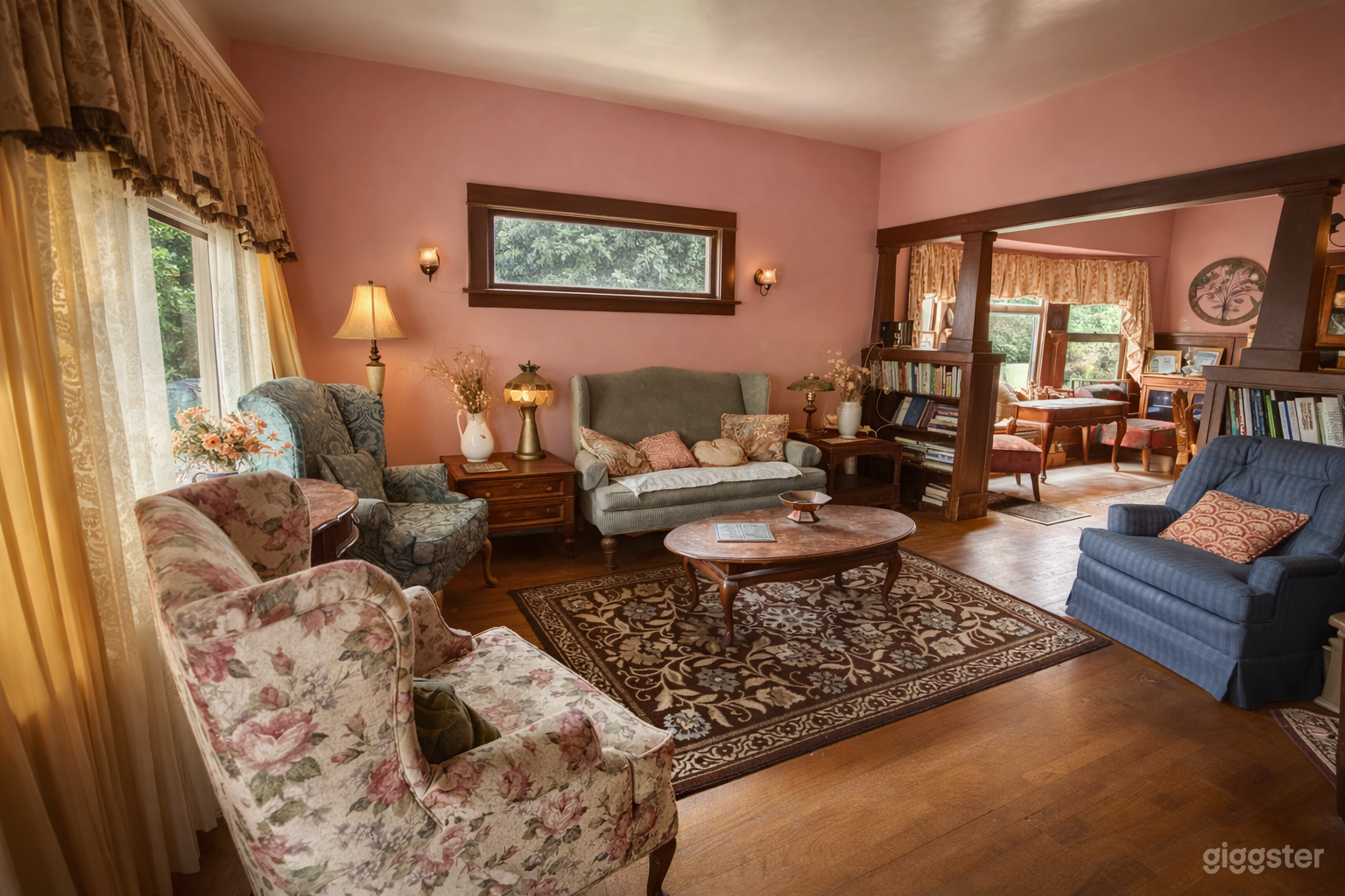 Rustic Vintage Farmhouse Photo 2