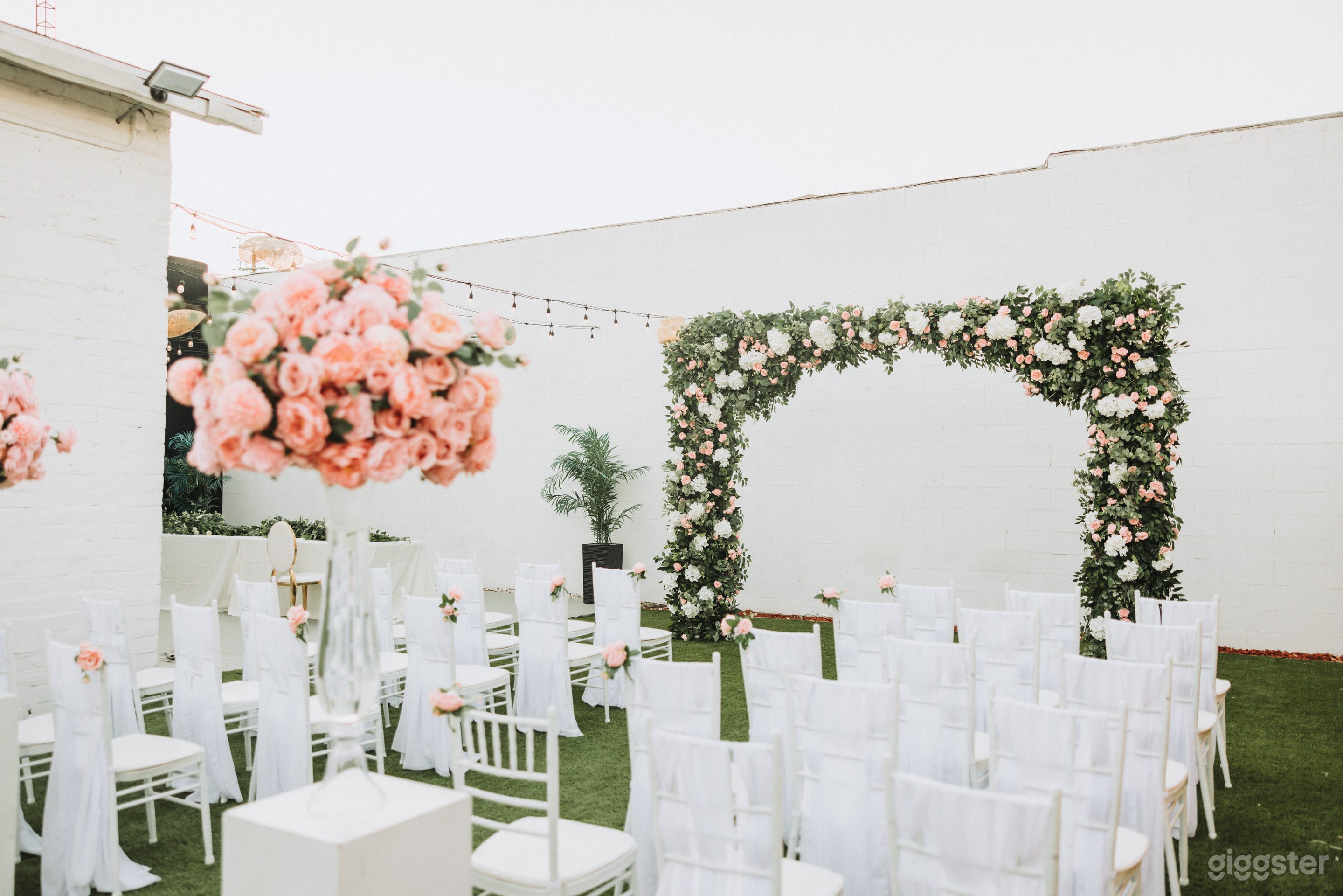 BEAUTIFUL INDOOR & OUTDOOR VENUE FOR ALL EVENTS Photo 4