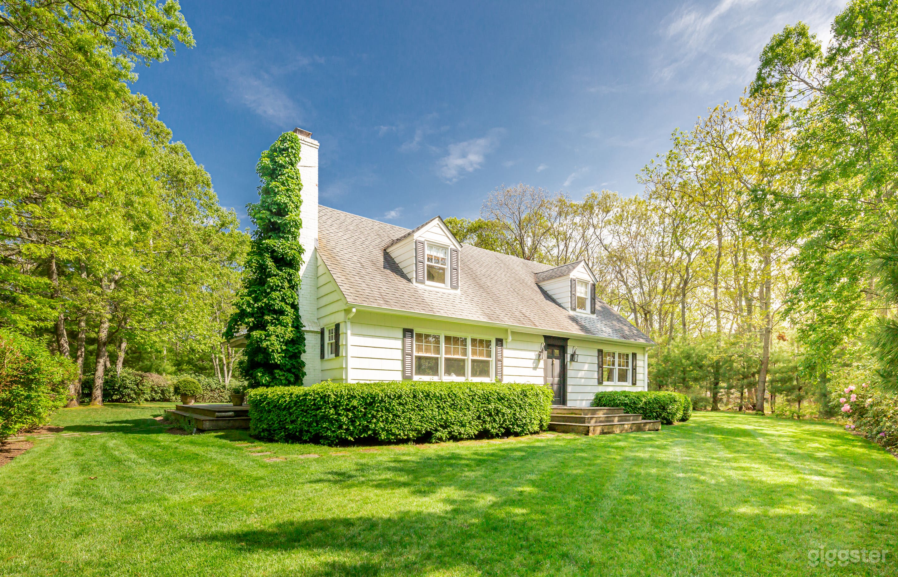 Stylish Cape style retreat in East Hampton Photo 2