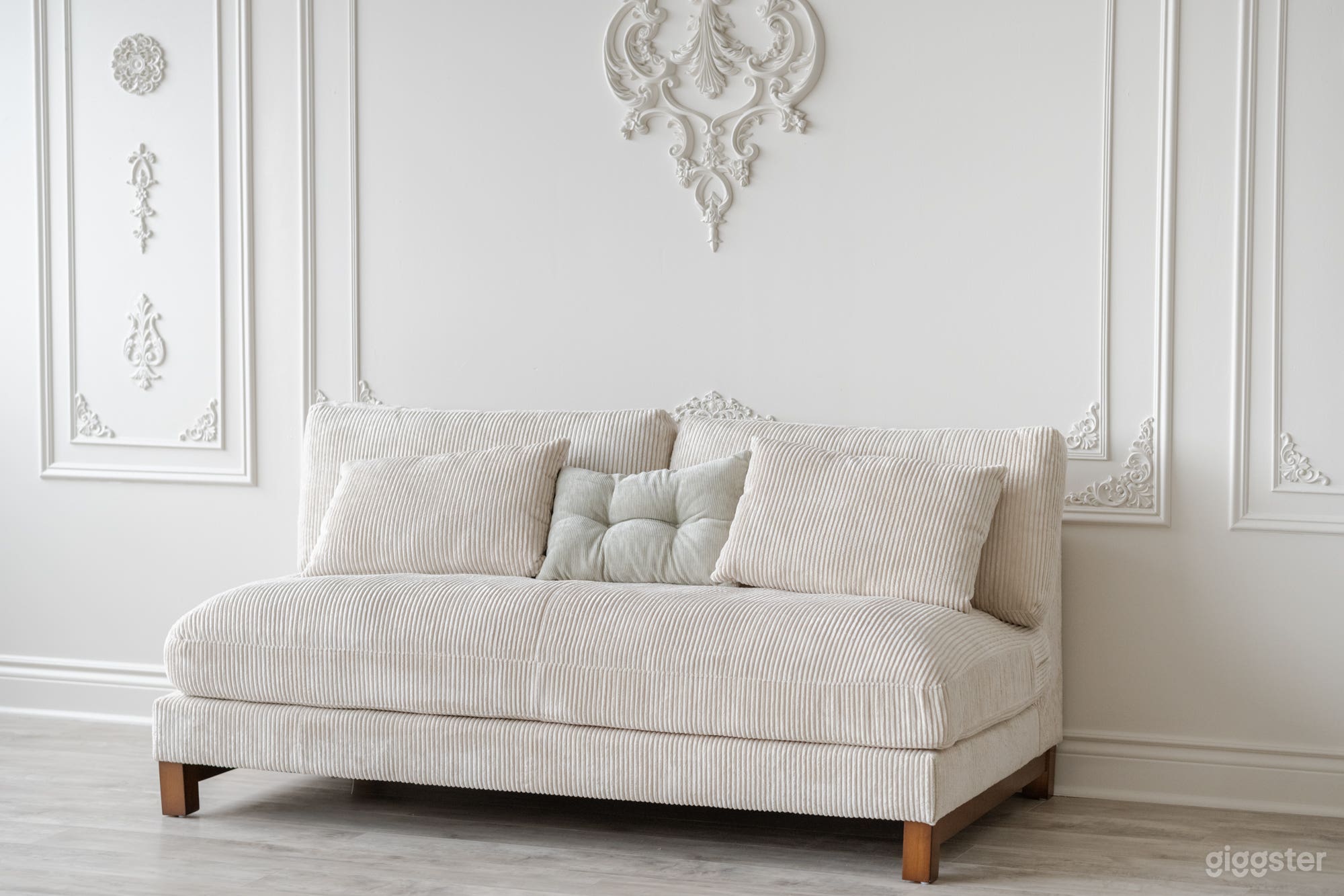 Modern Space with Boho and Vintage Touch Photo 4