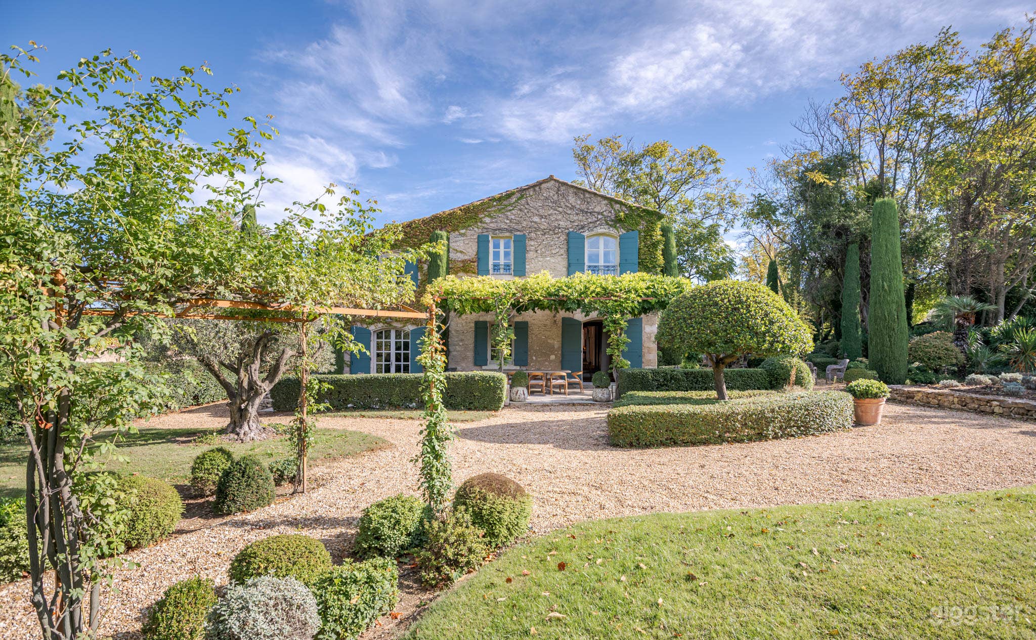Provence Home With Incredible Gardens and Views. Photo 1