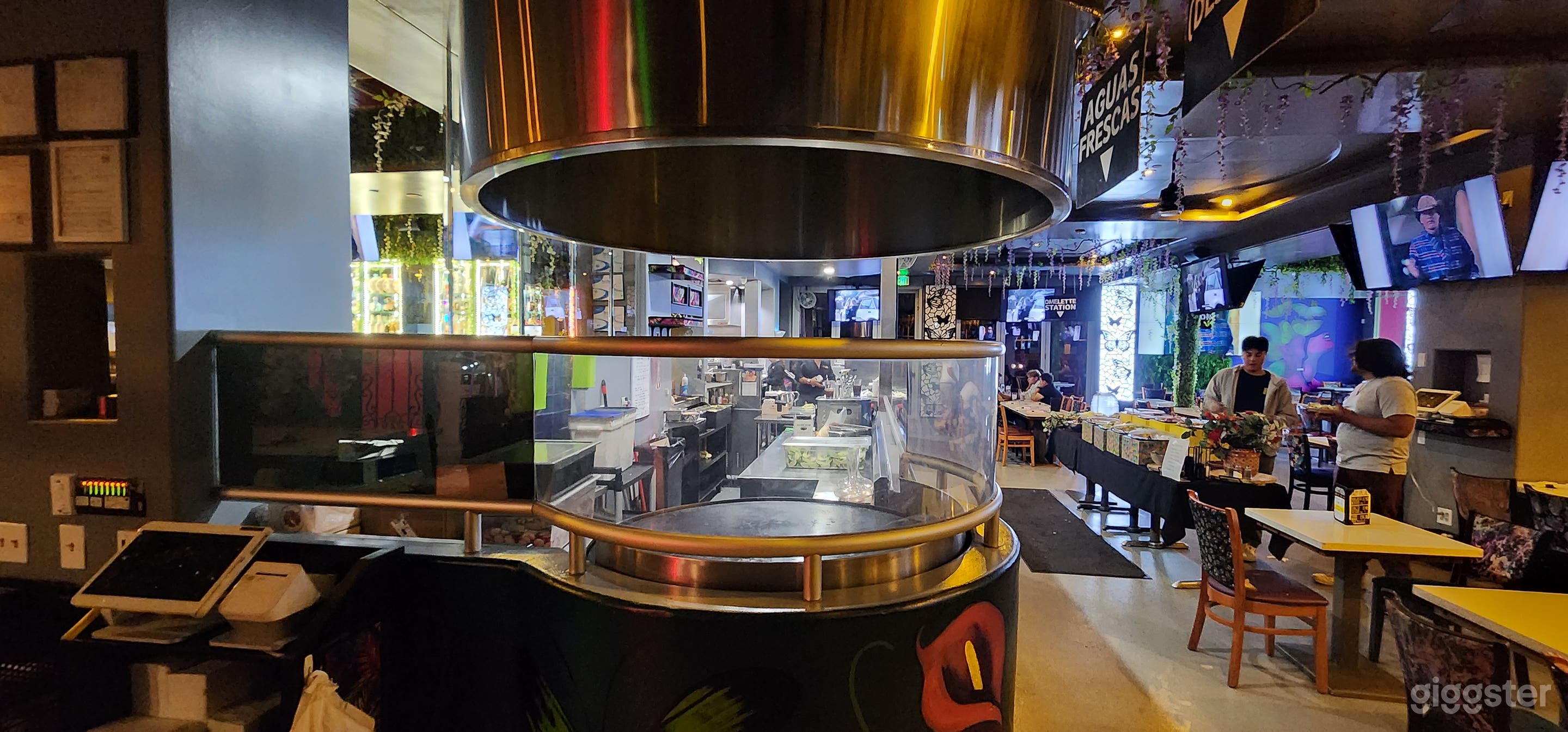 Butterfly Themed Restaurant | Bar | Club Photo 2