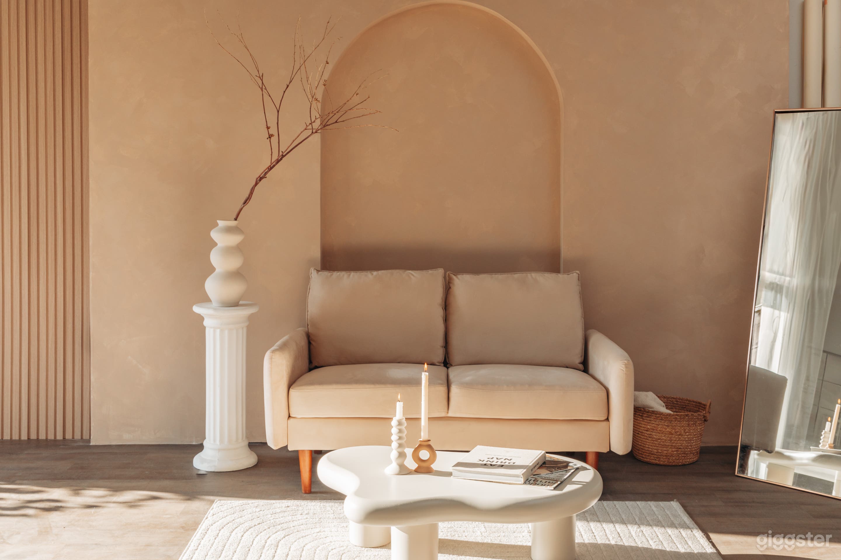 Aesthetic Neutral Space Photo 4