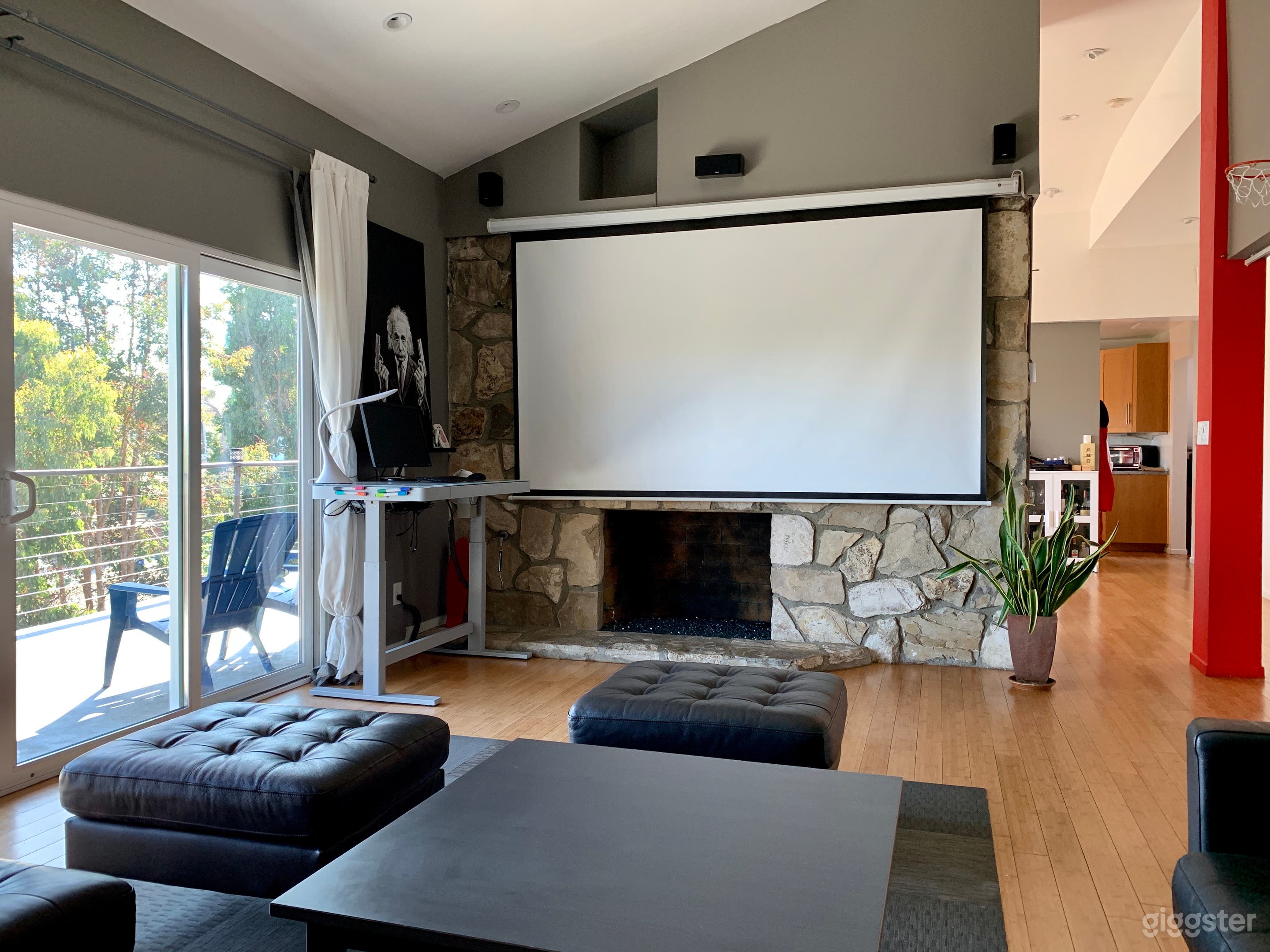 Natural Light Loft Inspired Studio Space w/ Views Photo 3