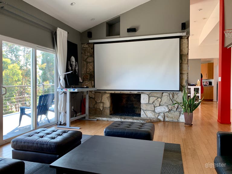  Natural Light Loft Inspired Studio Space w/ Views 