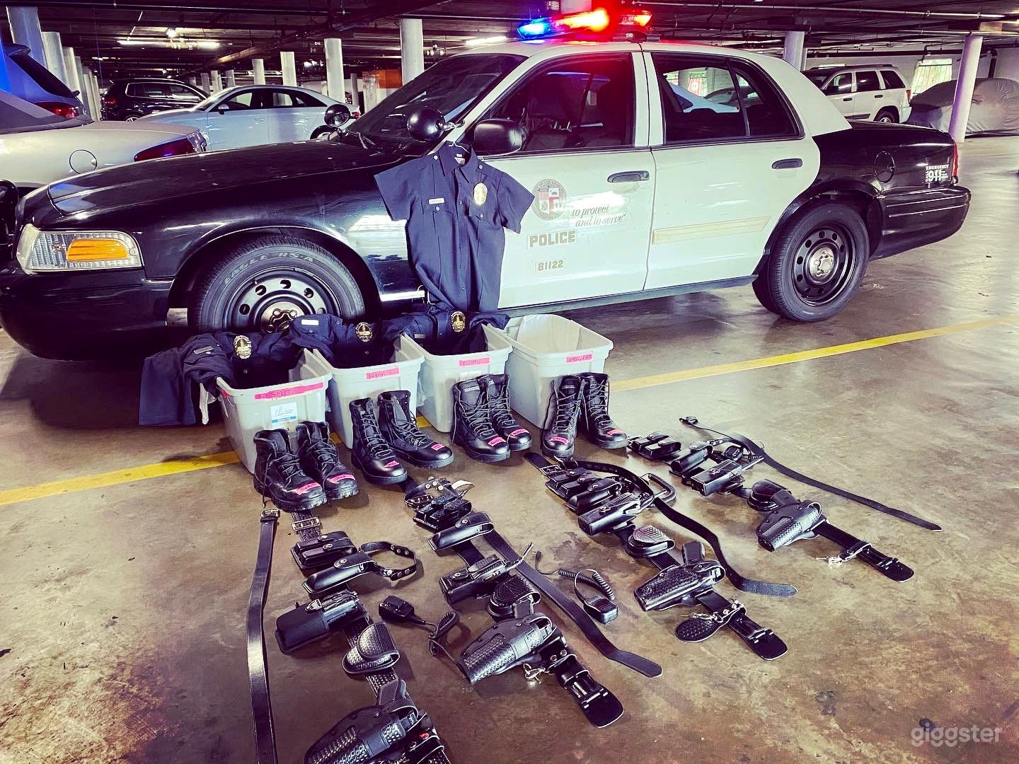 LAPD Black-and-White Ford Crown Victoria!!!! Photo 2