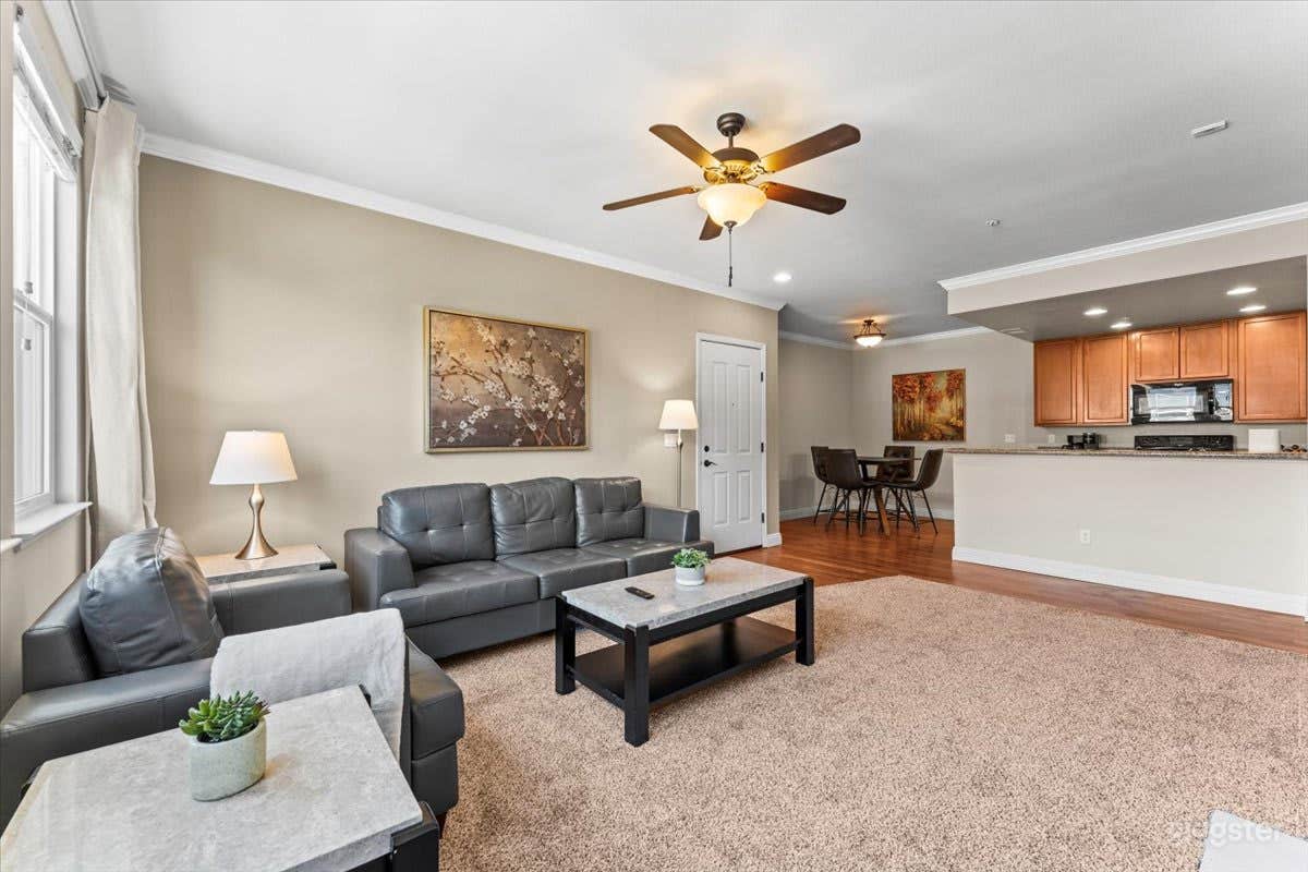 New Cozy 1BR Apt with Gym, Sauna & Heated Pool Access Photo 3