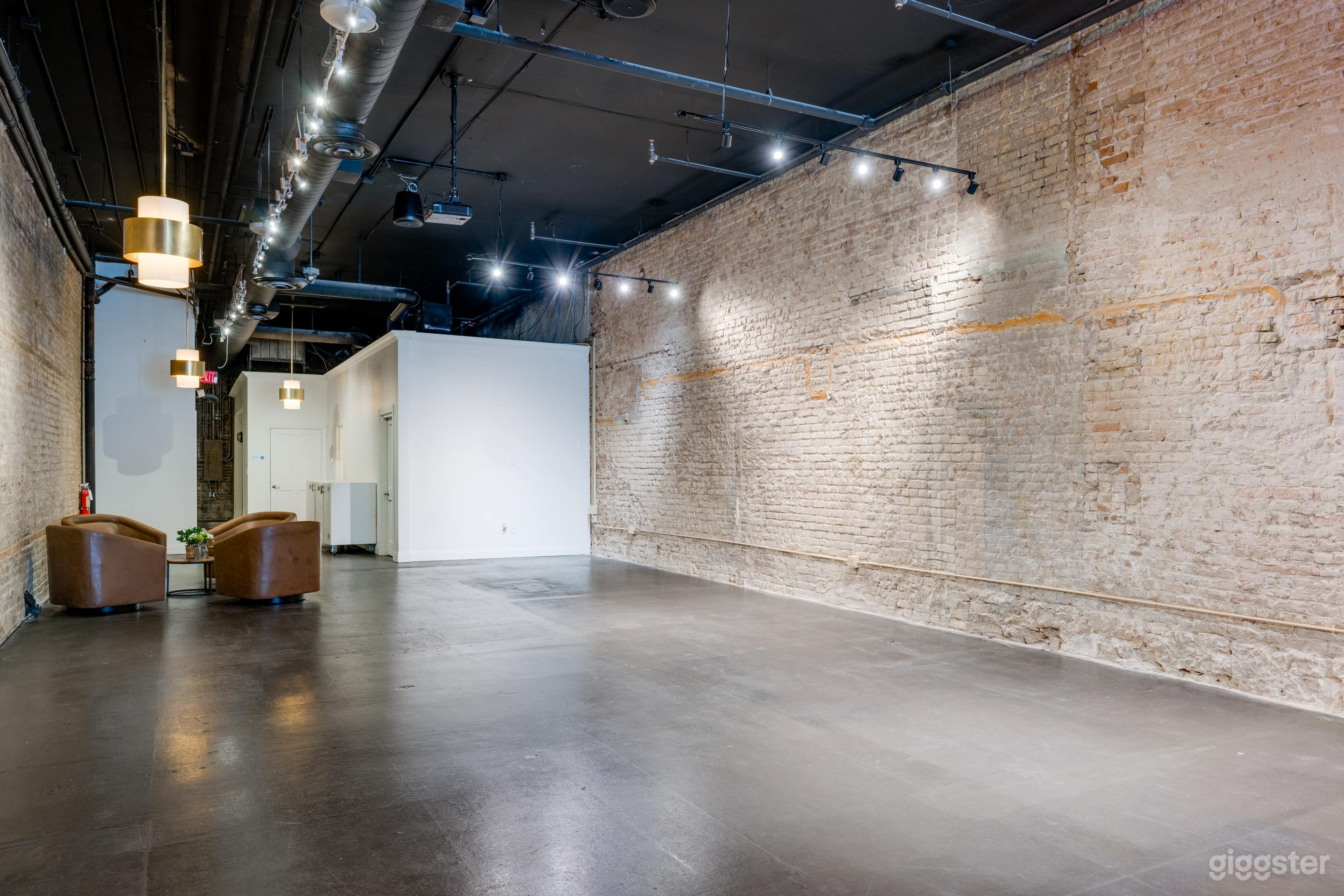 Event Venue with Open Space and High Ceilings Photo 1