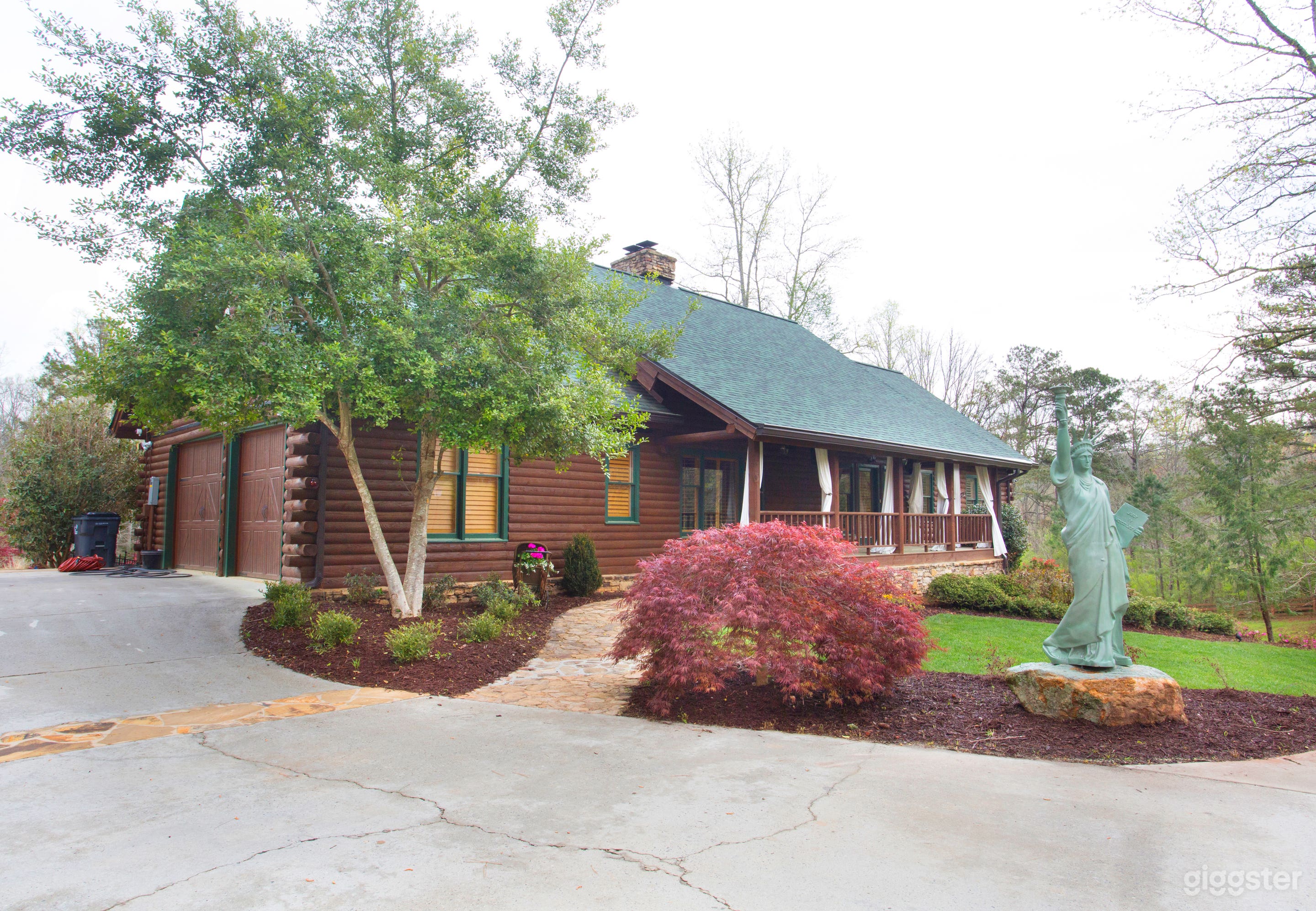 Front view of the cabin 