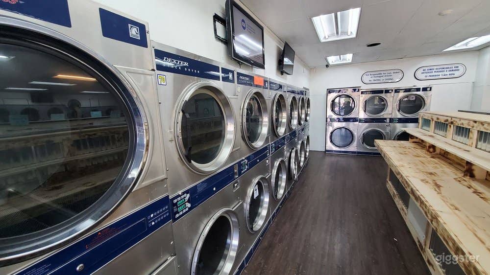 Large Urban Laundromat with Lots of Space! Photo 2
