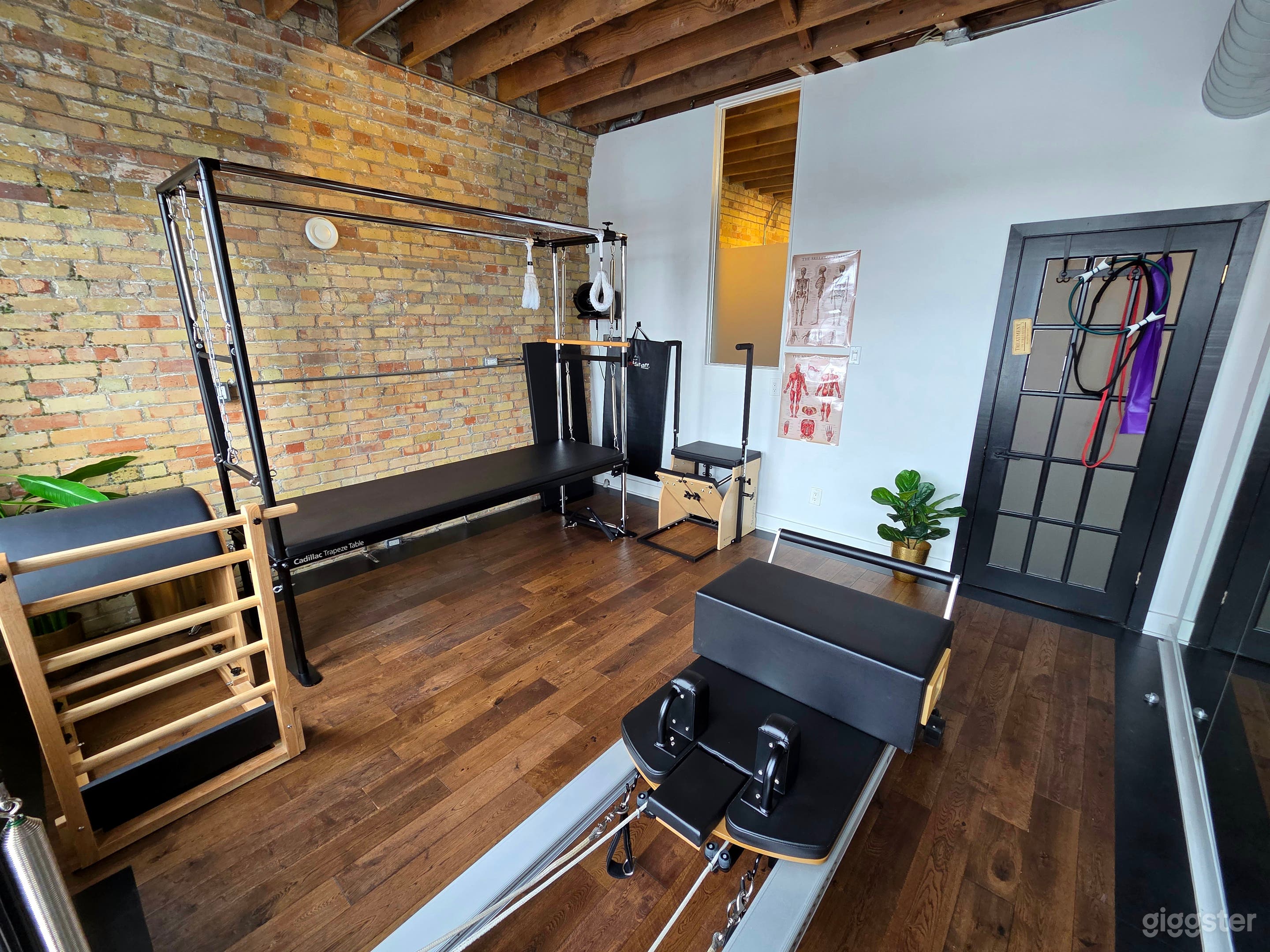 Pilates Studio with Reformer and Cadillac trapeze Photo 2