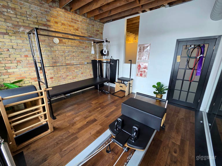  Estudio de Pilates con Reformer y Cadillac trapeze 