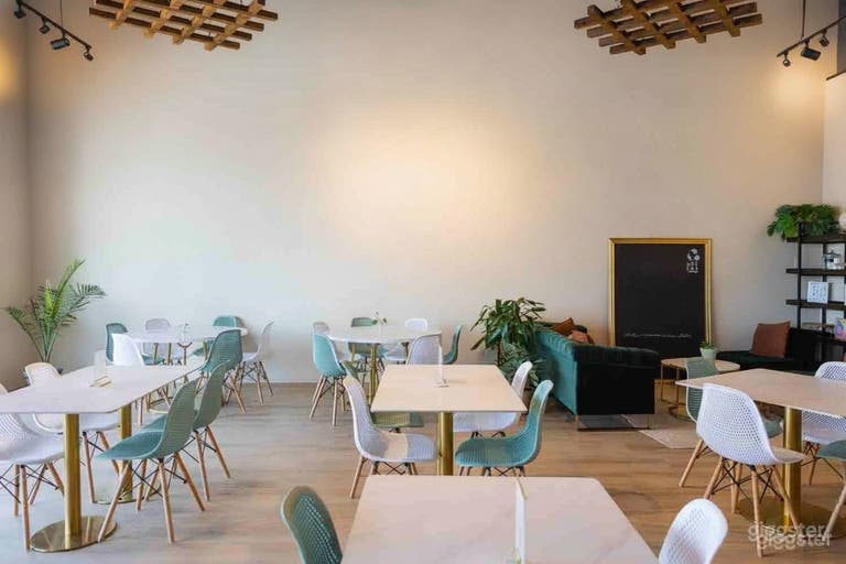  Stylish Café and Private Lounge for Events 