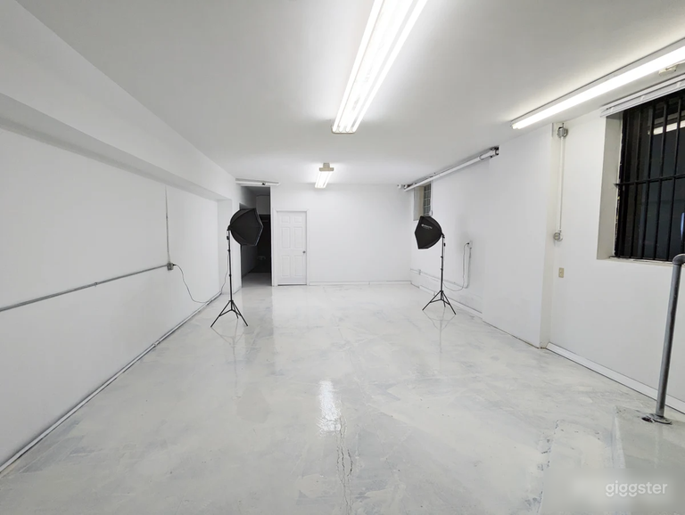  Equipped Studio in Chicago 