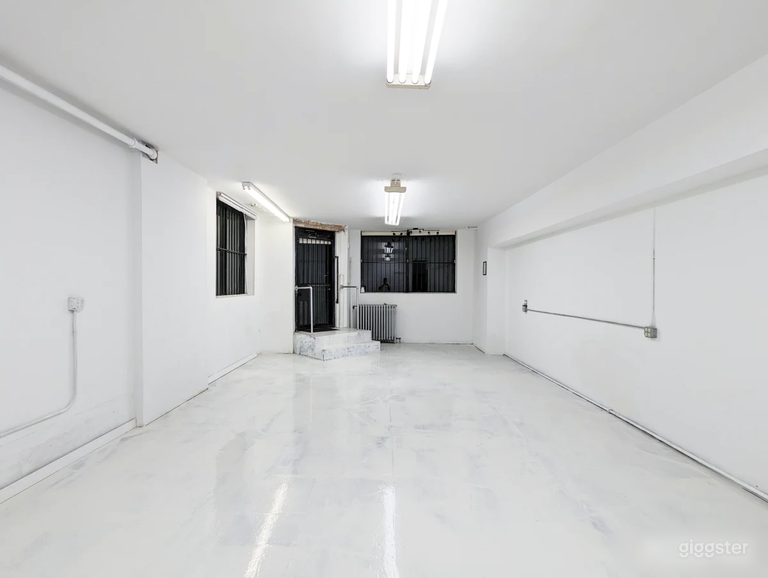  Equipped Studio in Chicago 