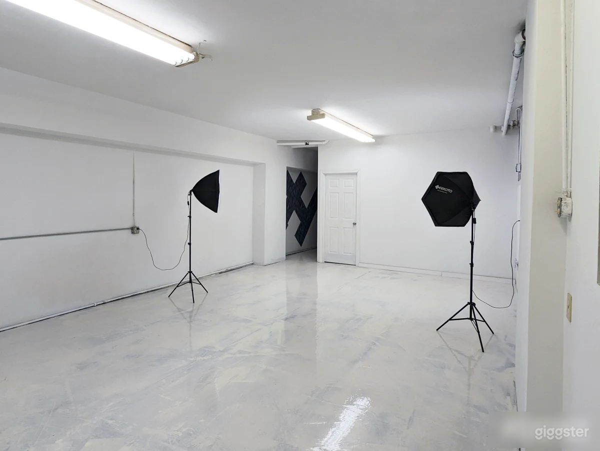 Equipped Studio in Chicago Photo 1