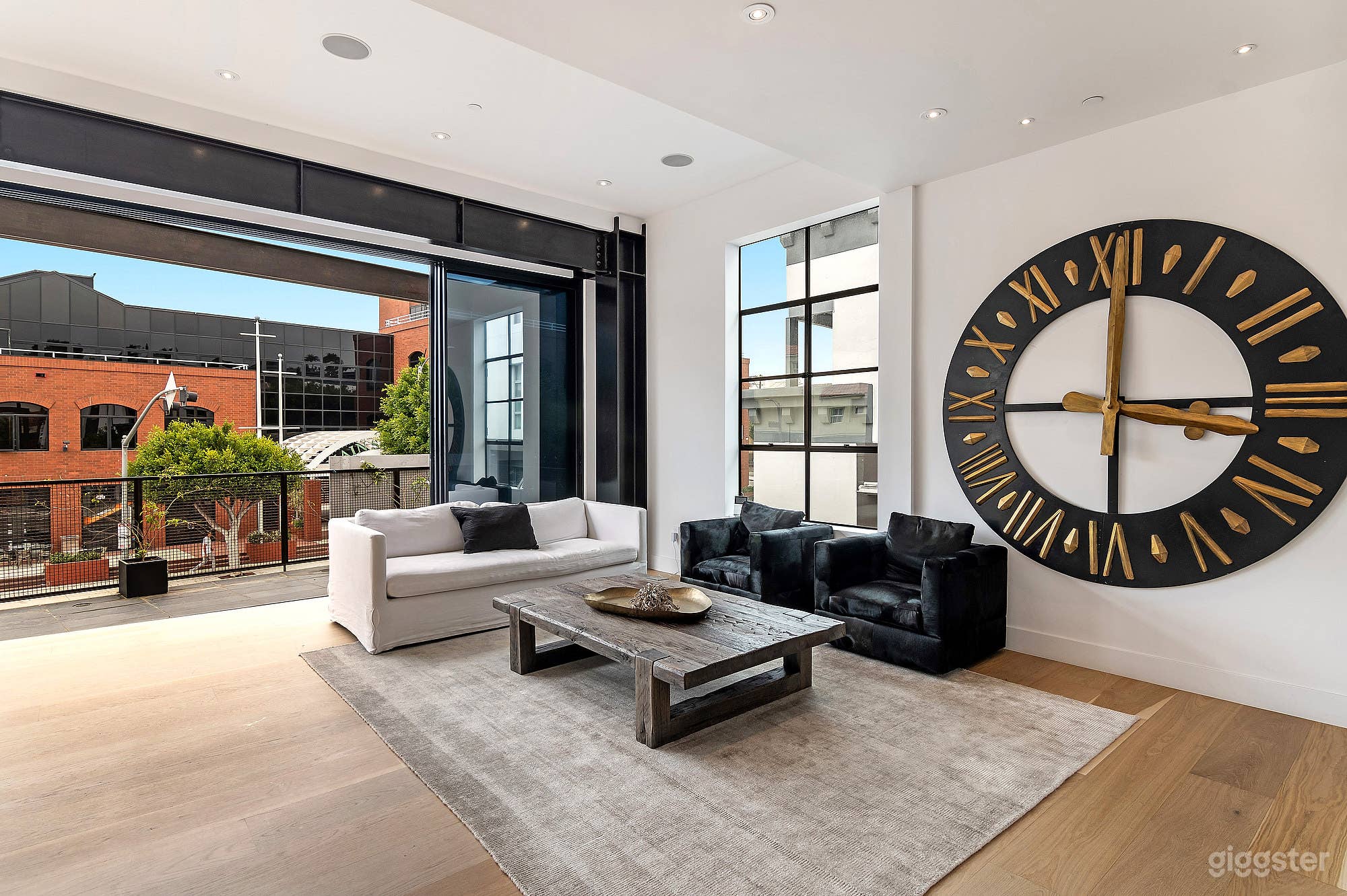 INDUSTRIAL CREATIVE VENICE ROOFTOP LOFT Photo 2