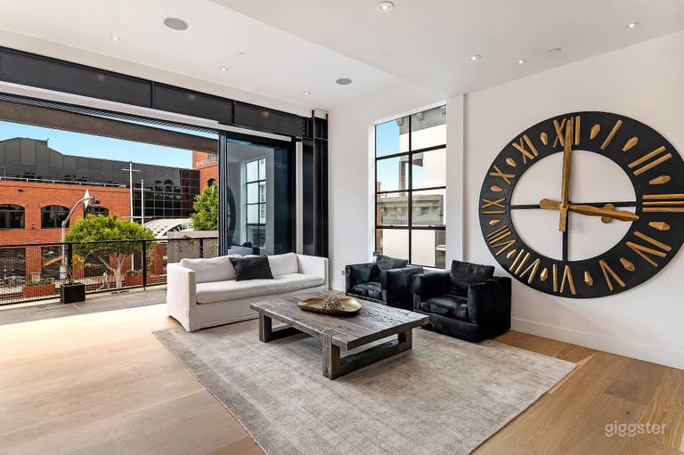  INDUSTRIAL CREATIVE VENICE ROOFTOP LOFT 