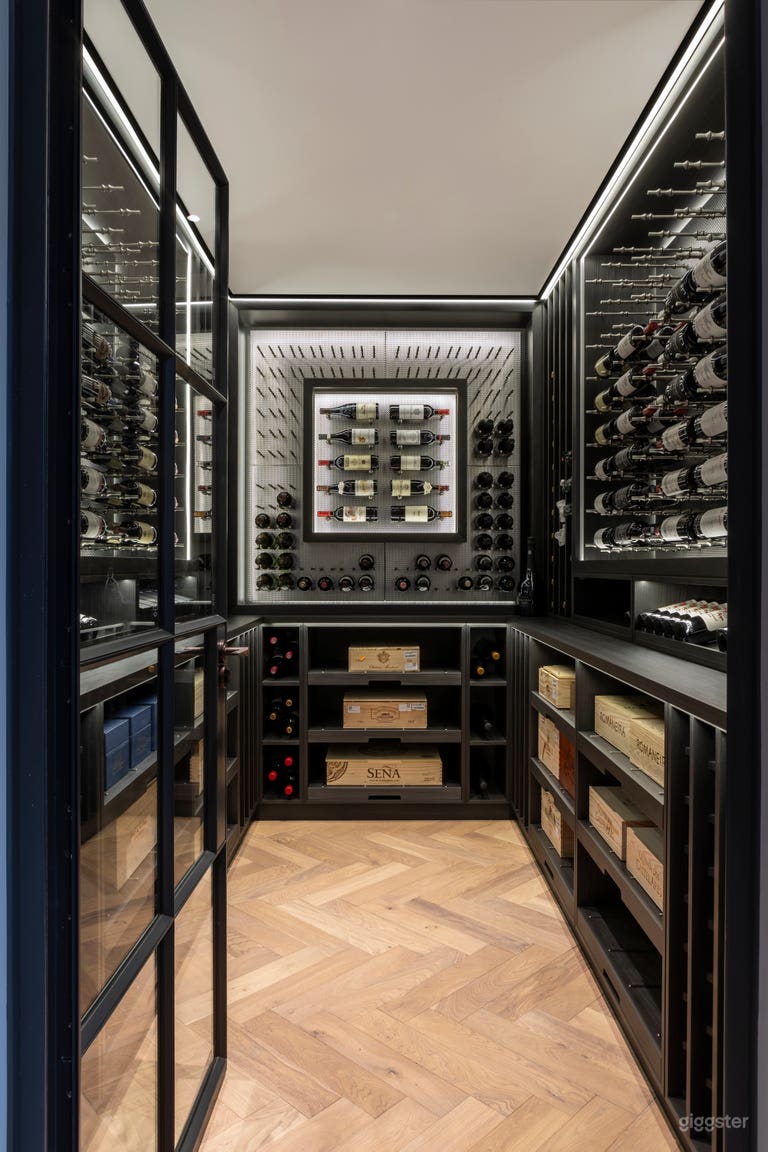  Esher Location House  