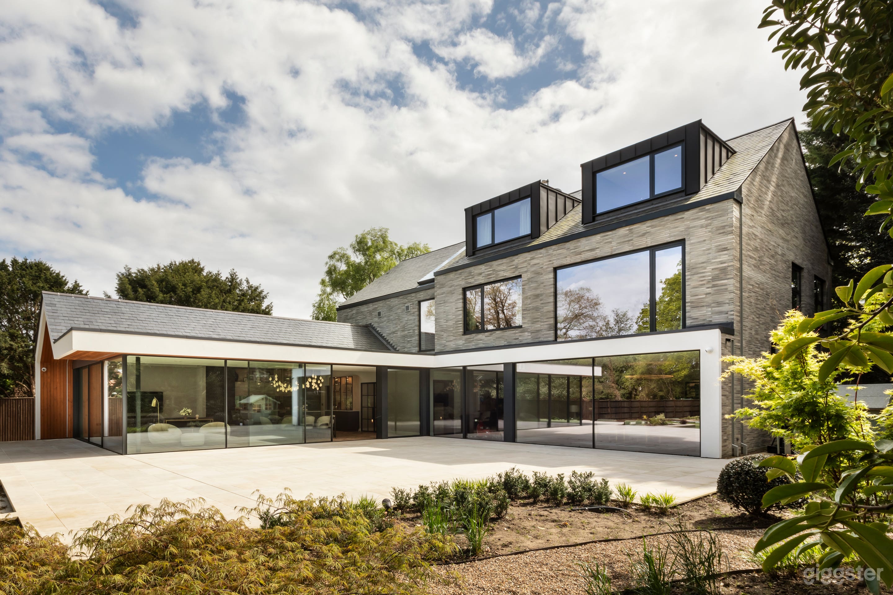 Esher Location House  Photo 1