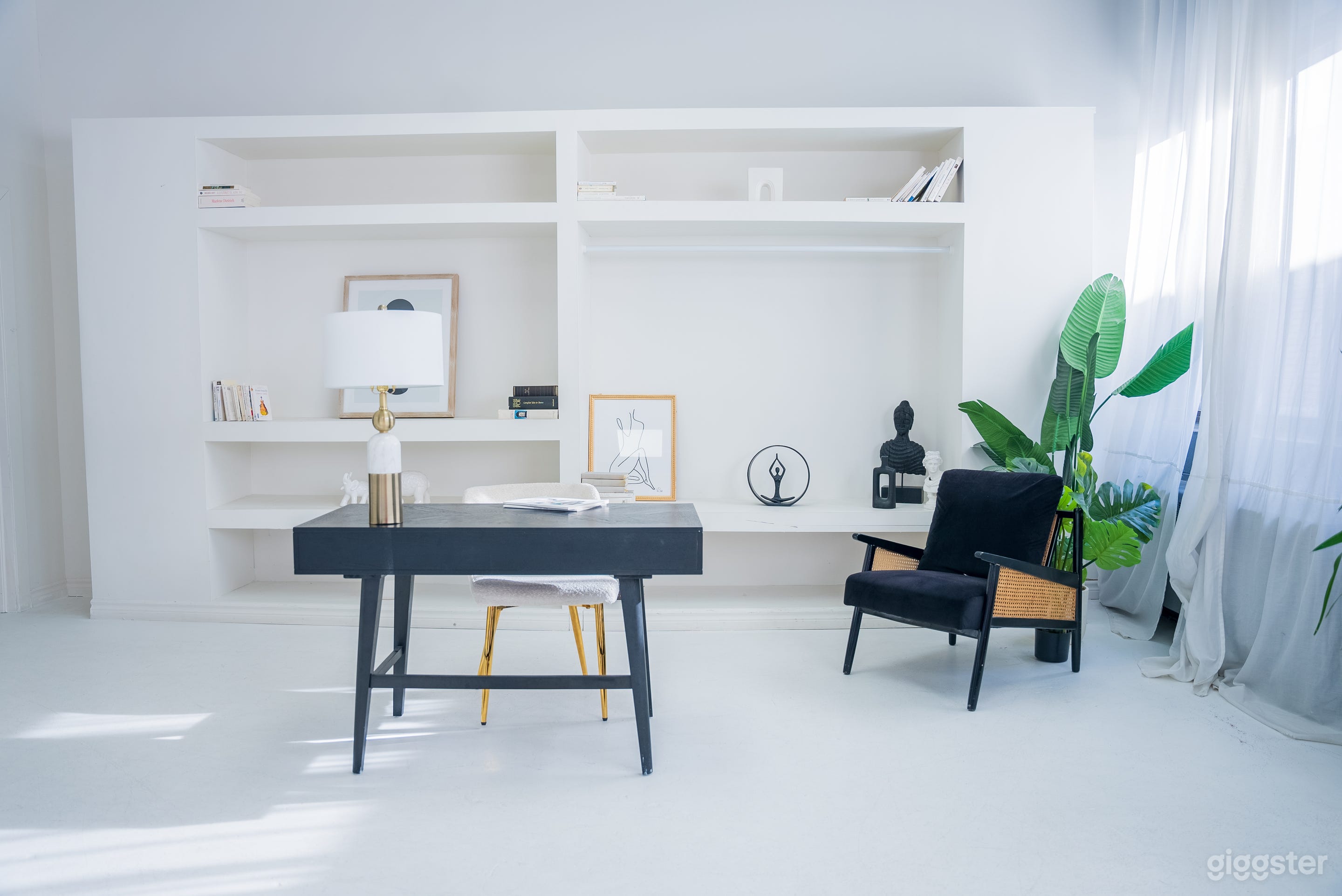 Luxury style loft with marble fireplace and piano Photo 1