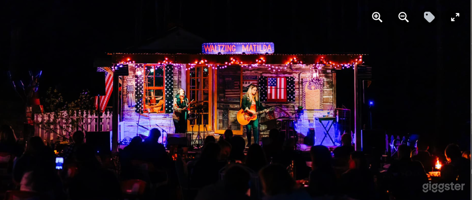 Intimate Outdoor Concert Space in Milton Photo 4