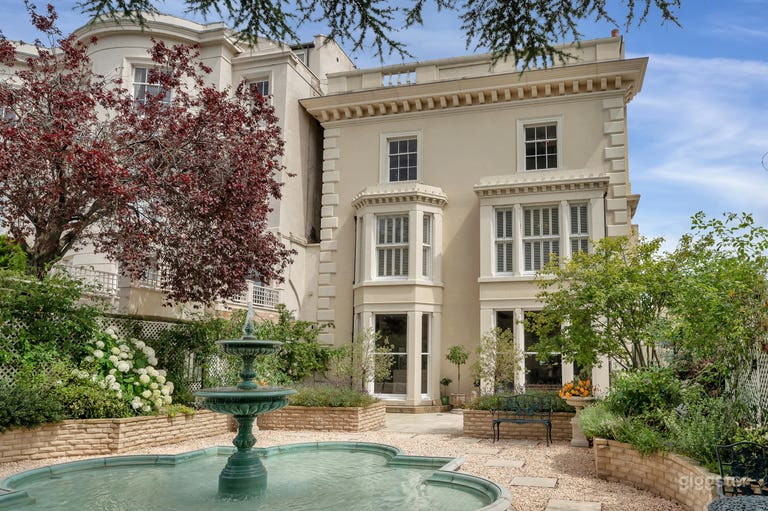  Regency villa with courtyard fountain 