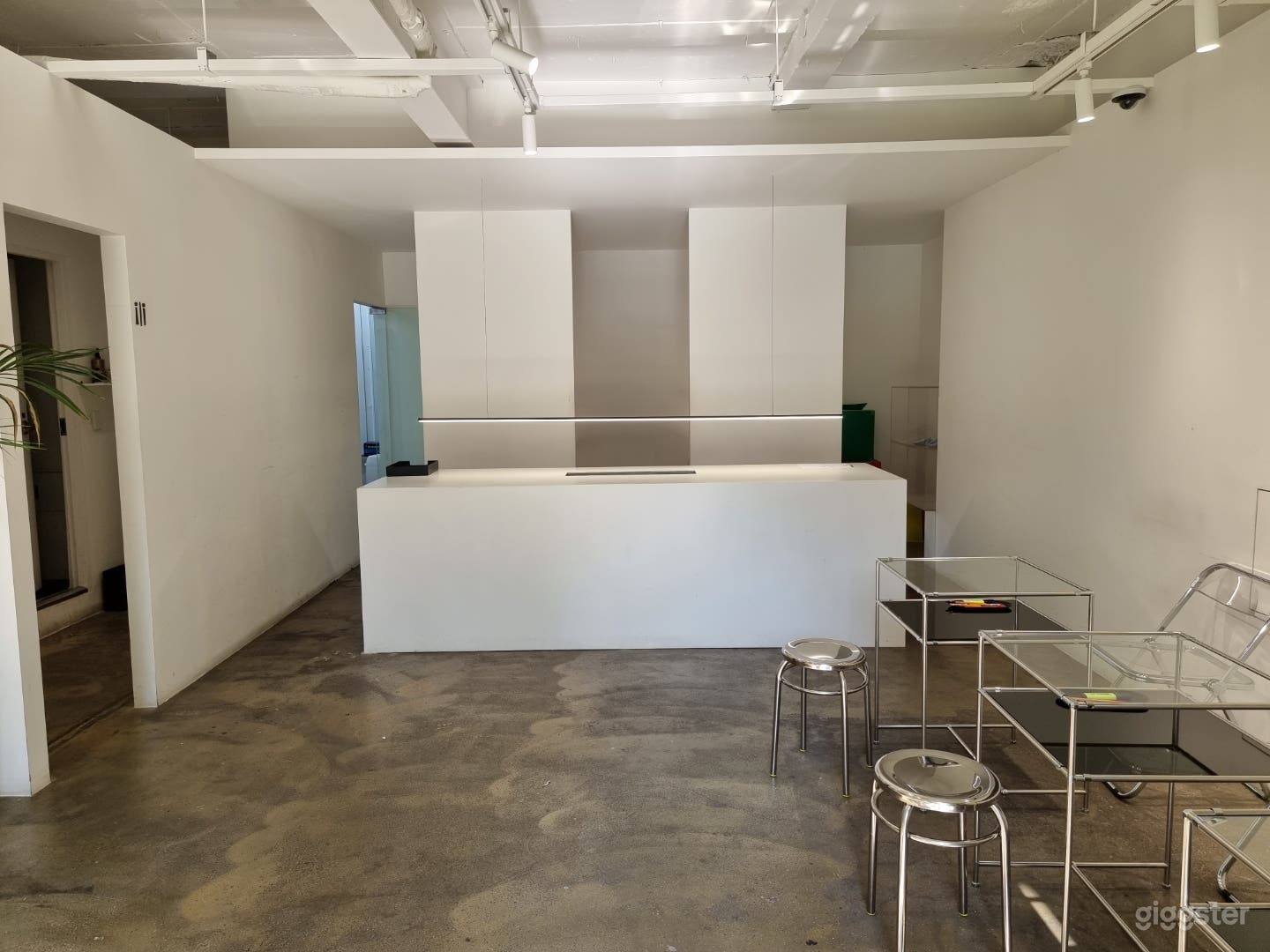 Stylish Coworking Space Photo 3
