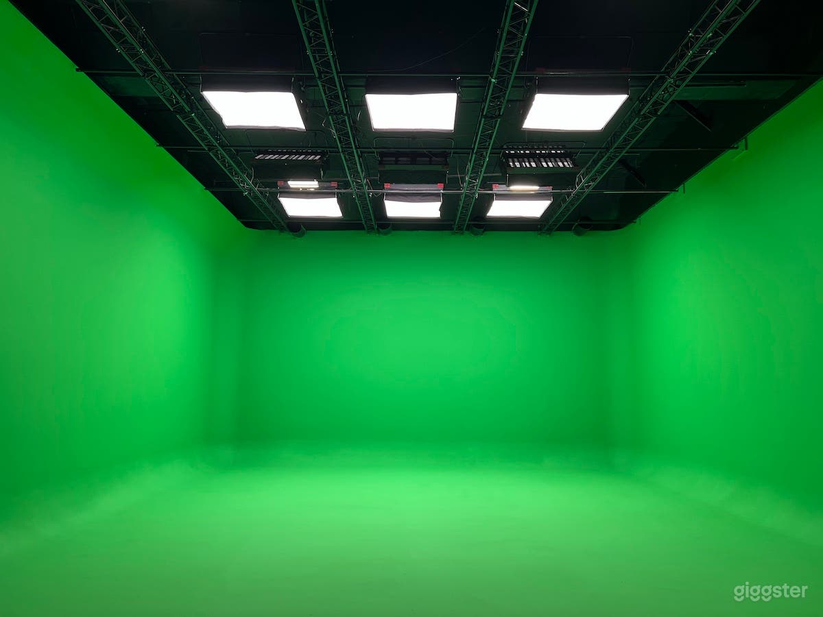 Studio Space in Atlanta - 3 wall Green Screen Cyc Photo 1