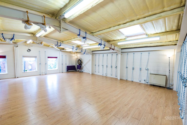  Wide angle from entrance door (before heating/deco upgrade shown in other photos) 