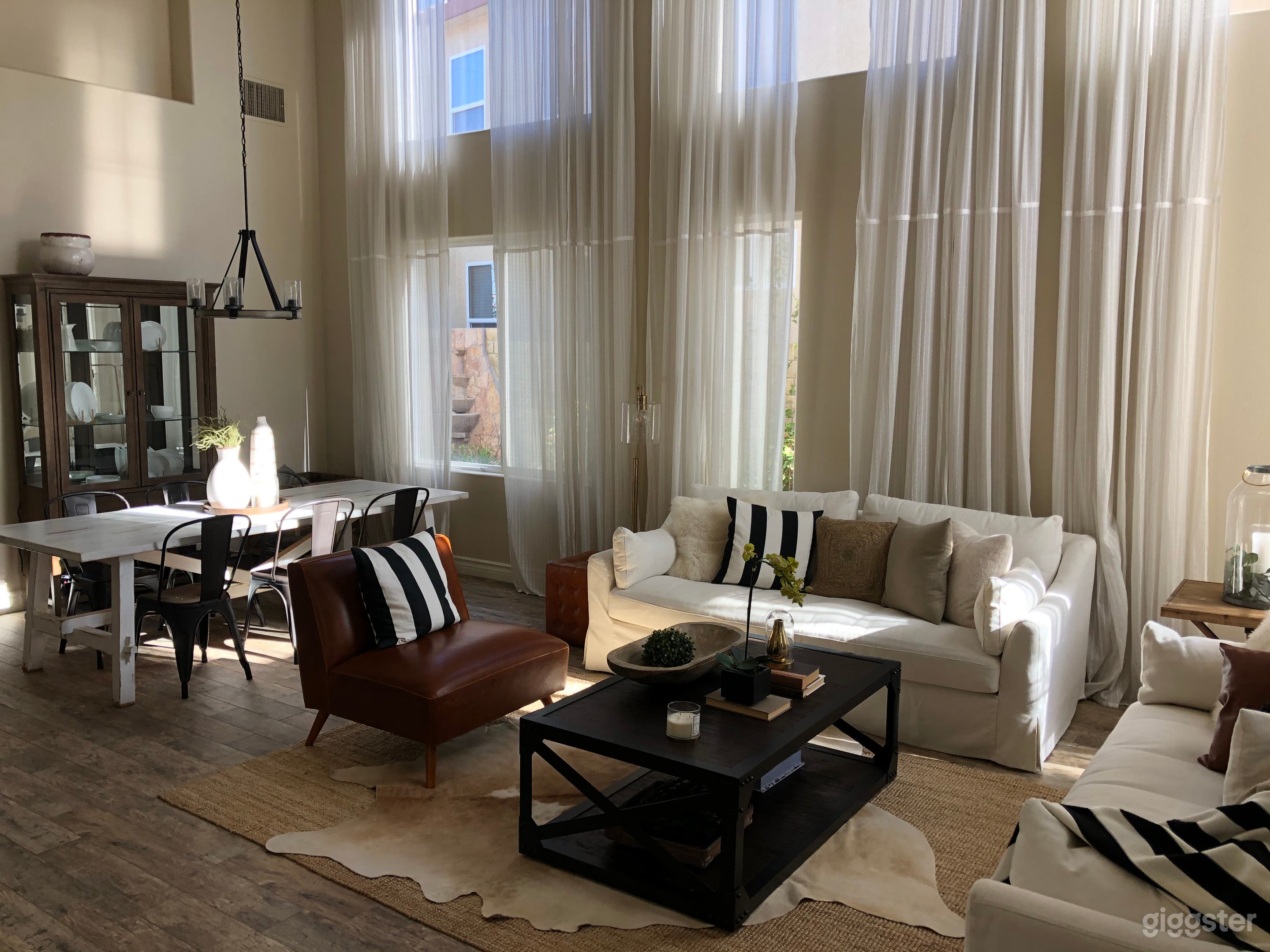 Living room with vaulted ceilings 