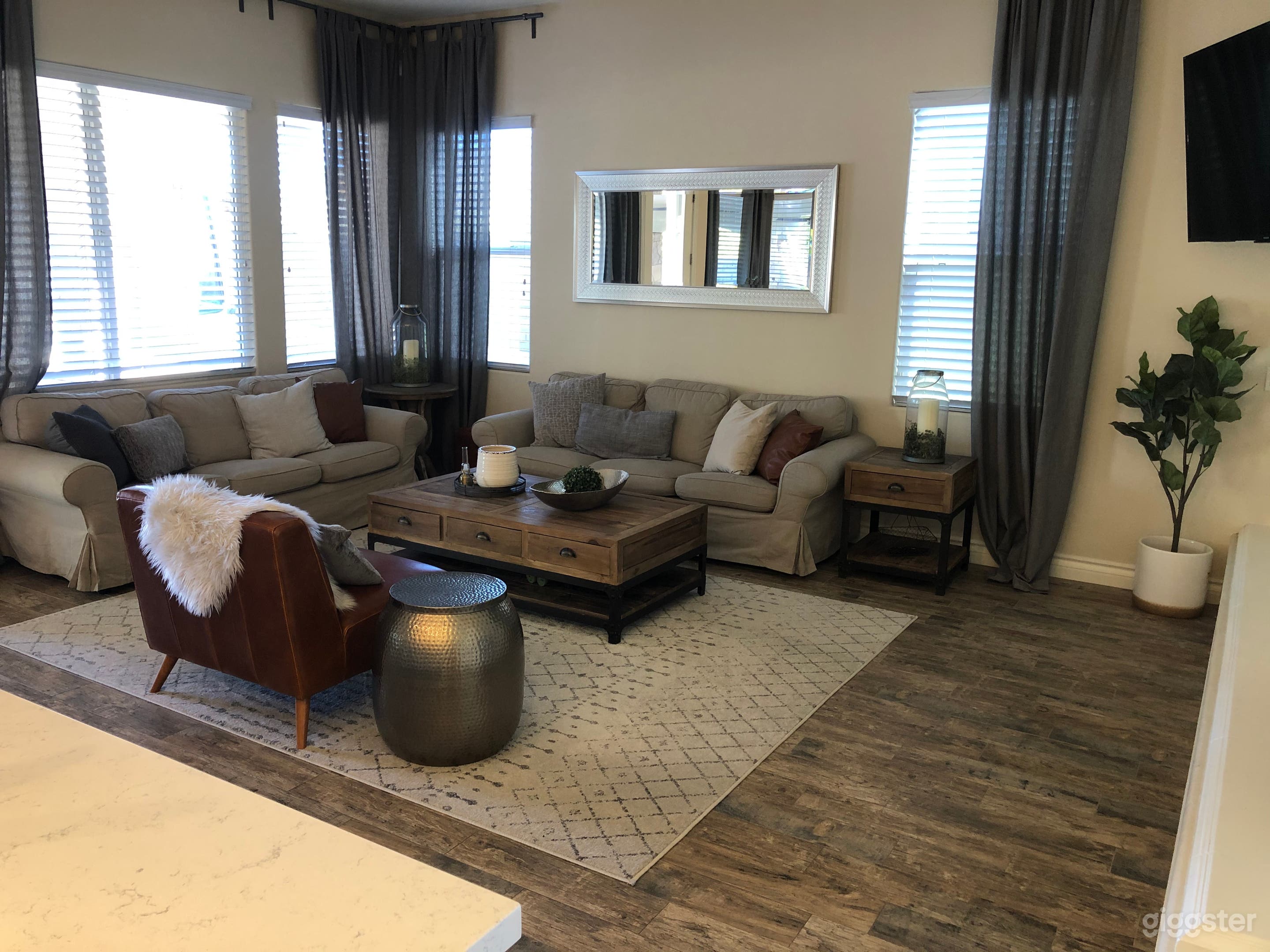 Family room off the kitchen