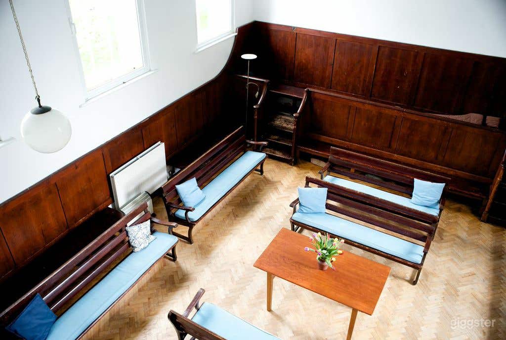 Georgian-era Meeting House w/ grounds &amp; graveyard Photo 4