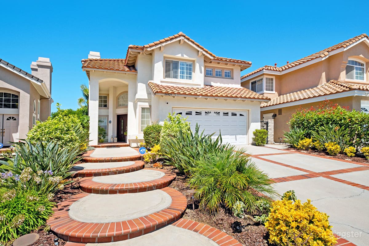 Chatelain Estates  Photo 2