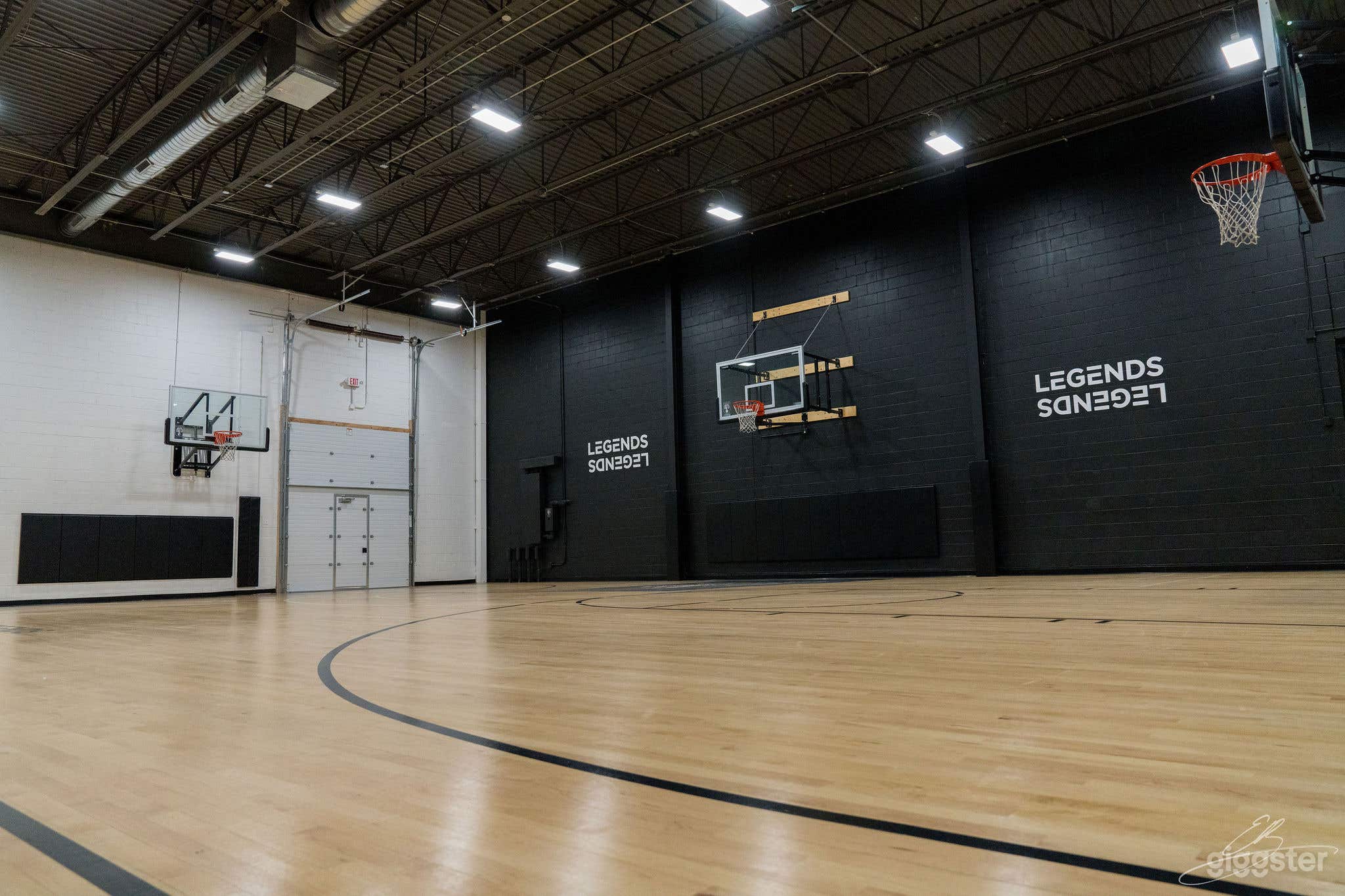 Industrial Indoor Basketball Court Photo 4