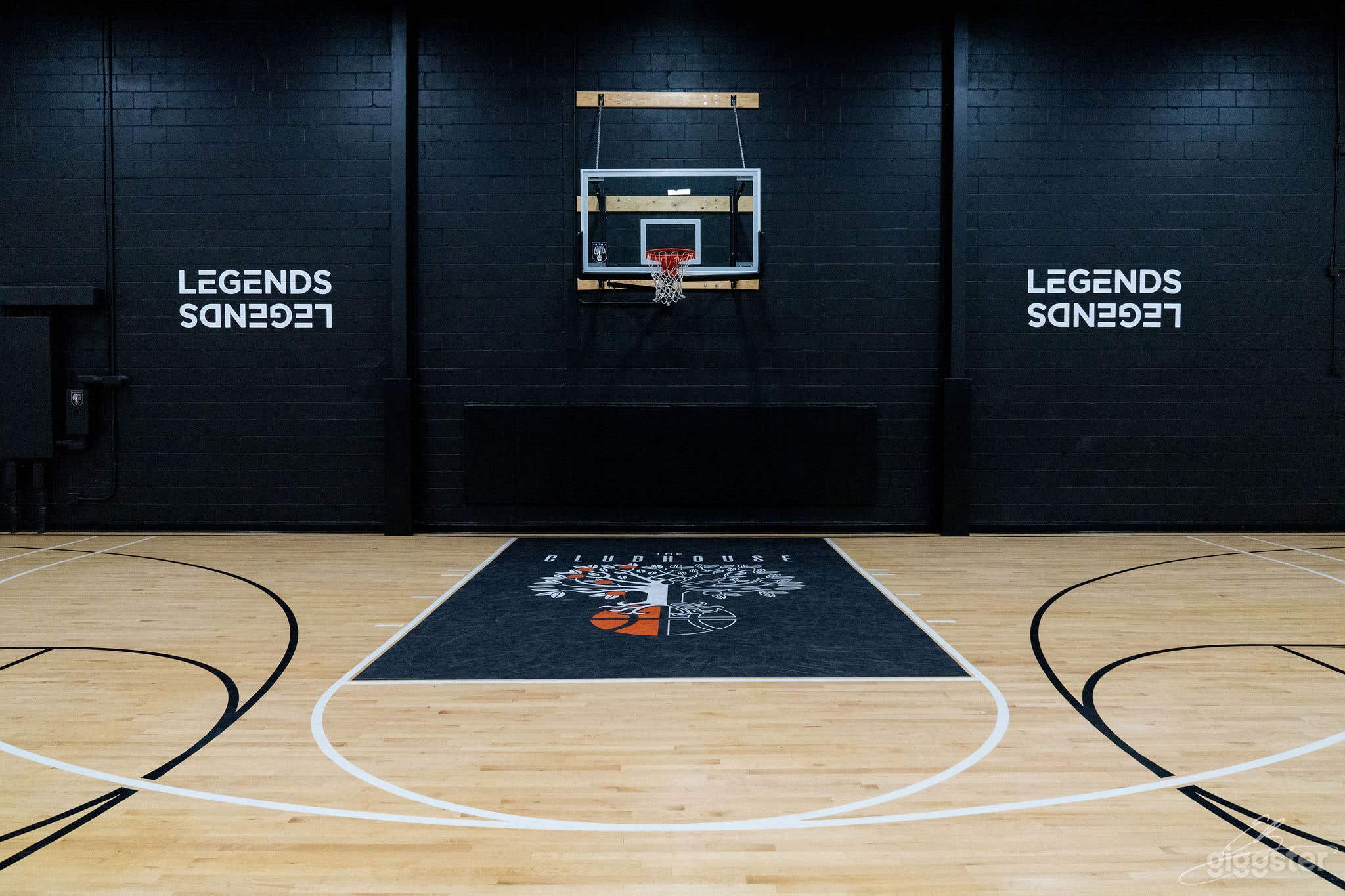 Industrial Indoor Basketball Court Photo 3