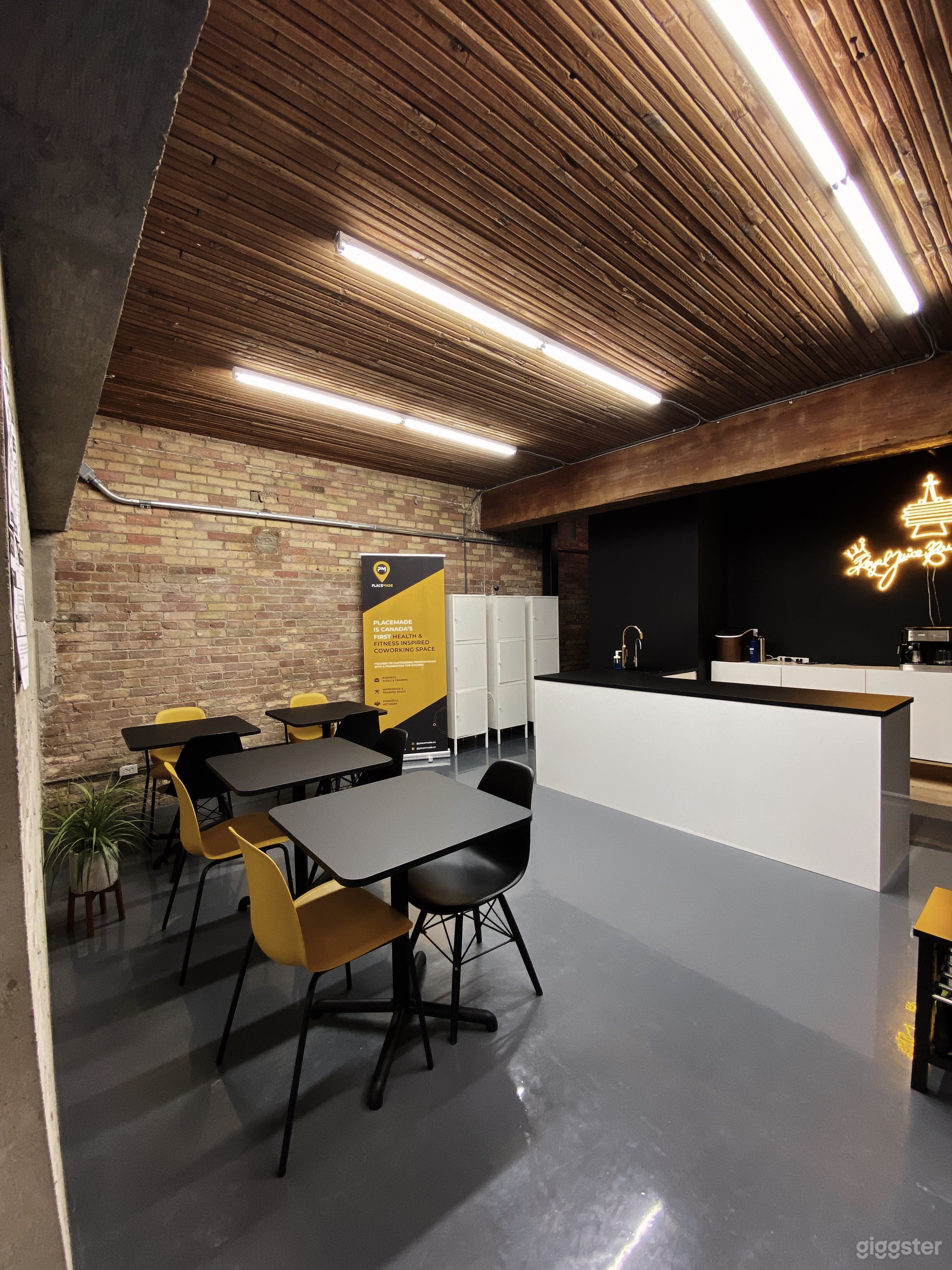 Exposed Brick + Industrial Open Concept Studio Photo 4